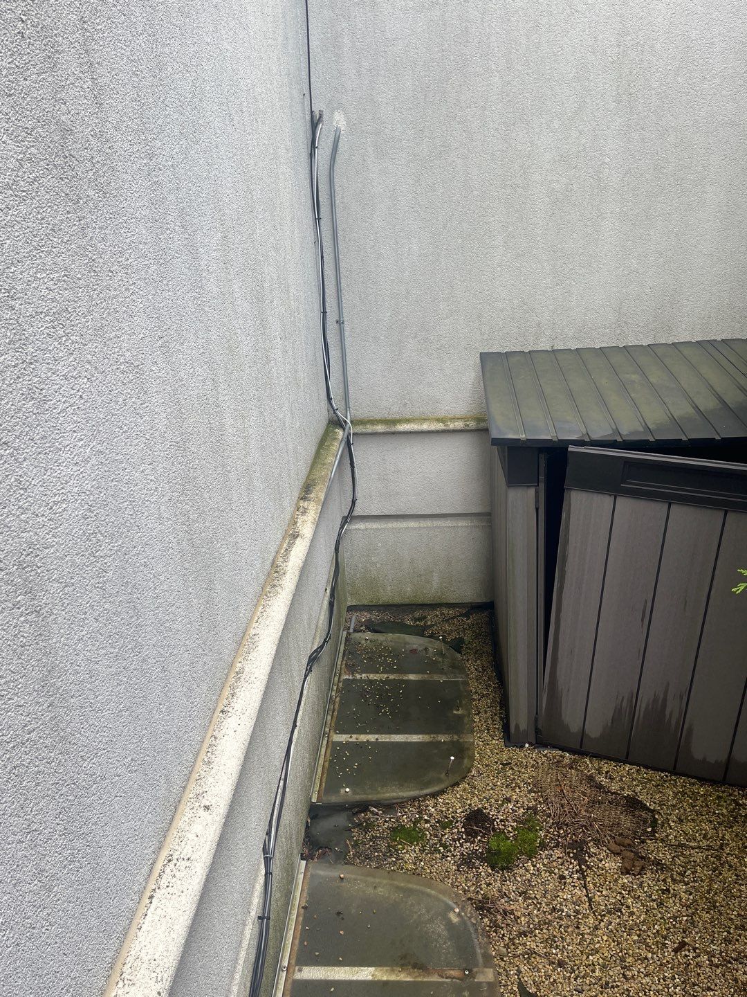 dryvit using Algaecide, soft wash soap by Northern Power Washing LLC.