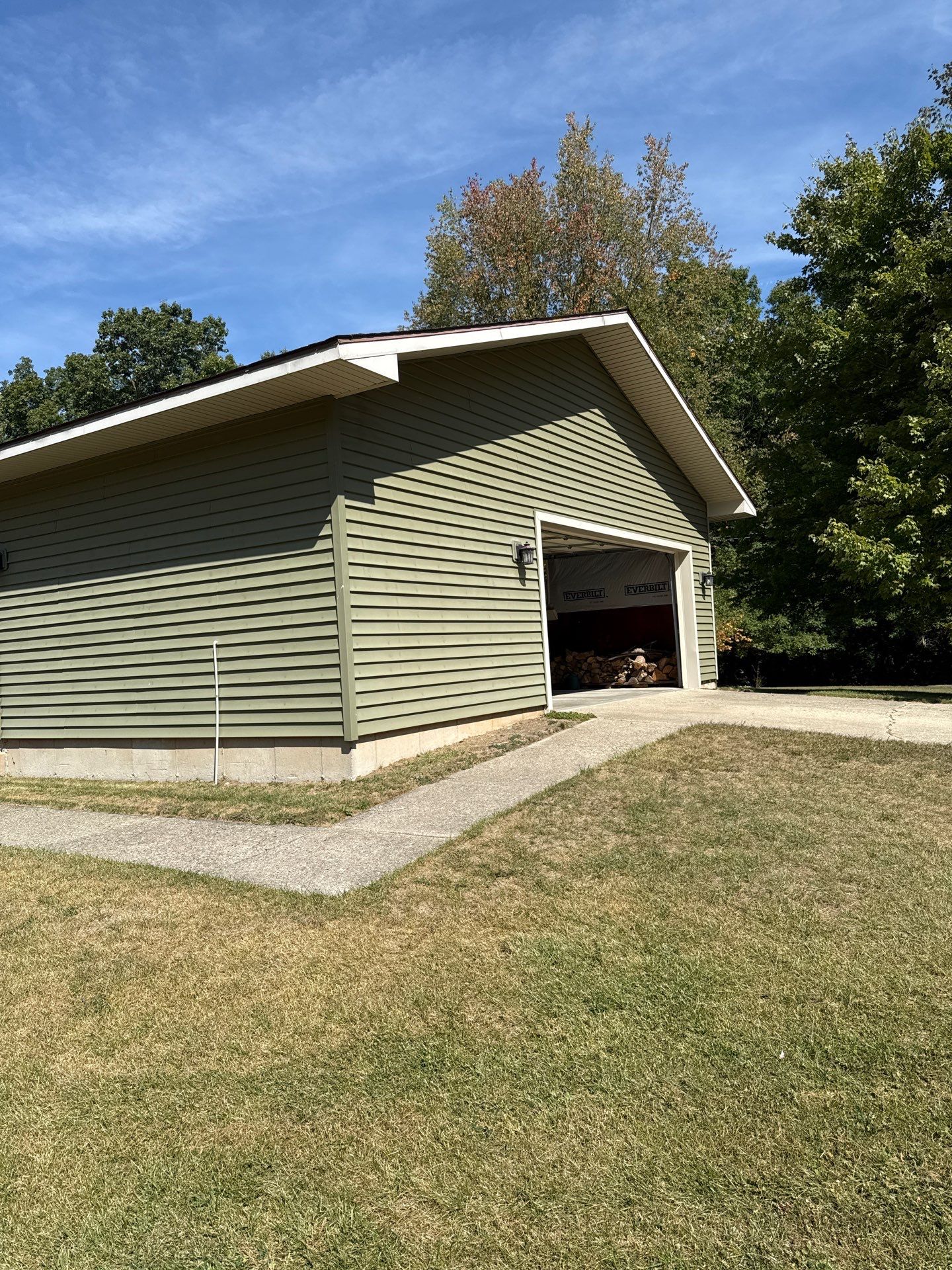 Roof Replacement using Owens Corning Sand Castle and Siding Replacement using Odyssey Plus D4" Wood Grain by 180 Contractors