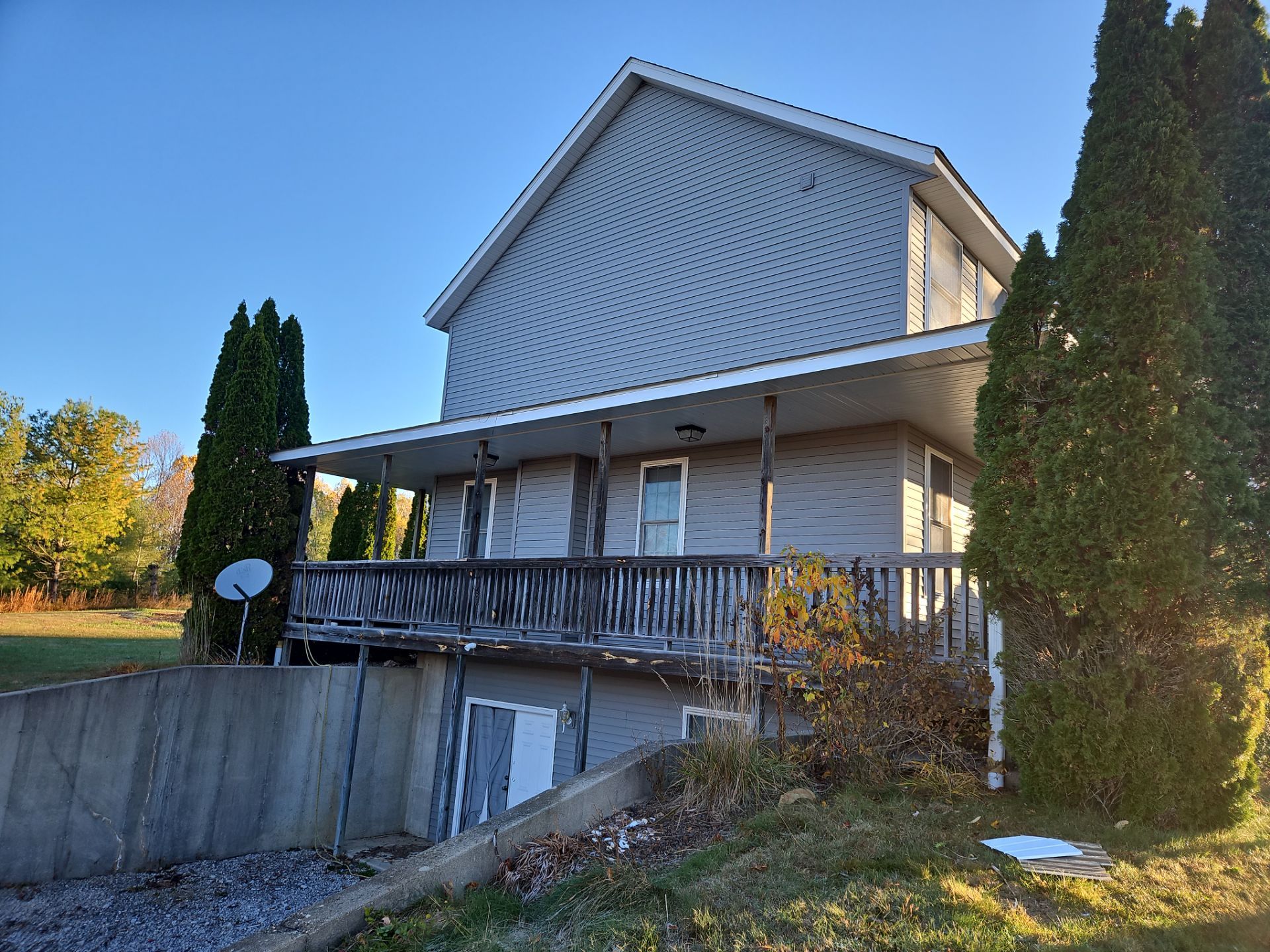 Exterior & Window Installation using CertainTeed Mainstreet & ViWinTech Windows by Koontz Construction