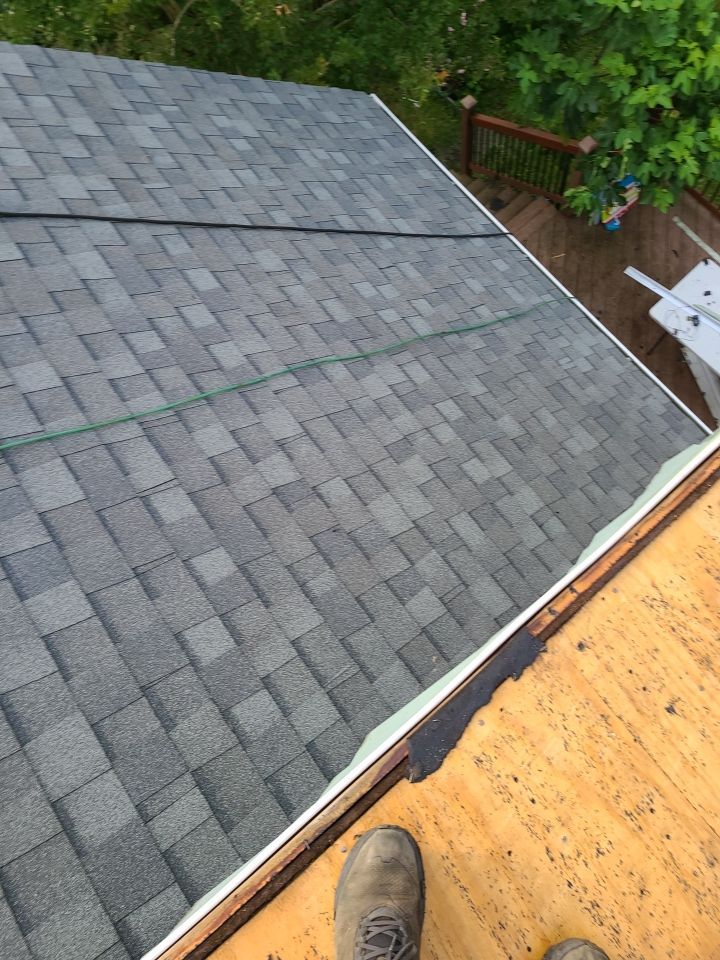 Arlington: CertainTeed Landmark Architectural Shingle in Georgetown Gray by RM Banning, Inc.