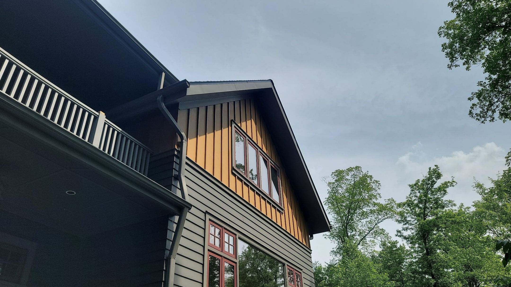 ATLAS PINNACLE HP W/SCOTCHGARD COLOR: WEATHERED WOOD by Eagle Eye Roofing