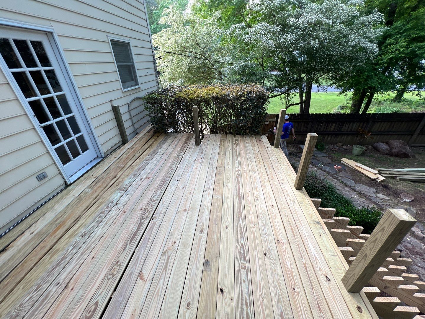 Oak Leaf Circle - Deck Installation  by Pillar and Pine