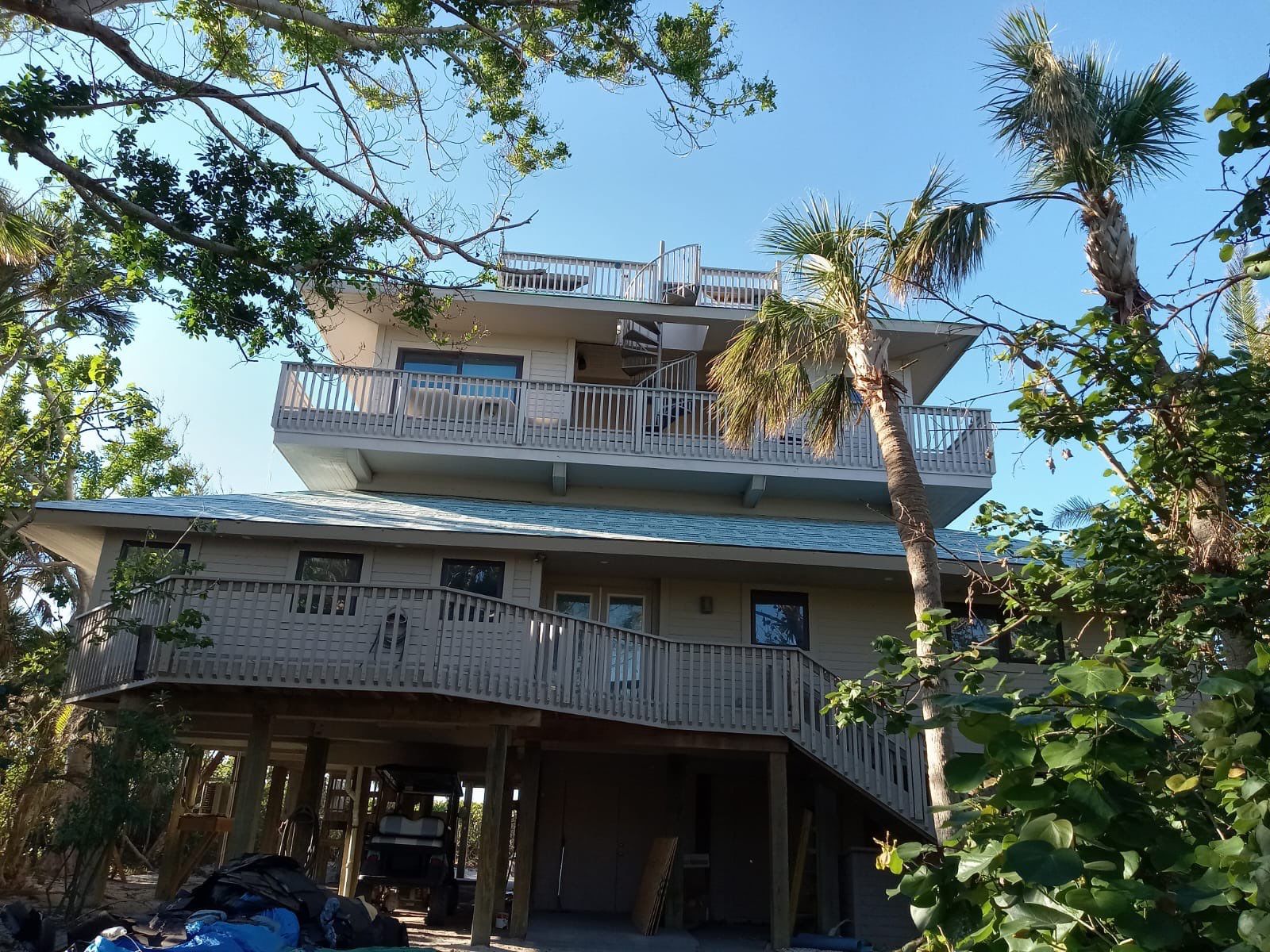 Residential Roofing Installation using Gulf Coast Metals Gulf Seam Panels by Four Peaks Roofing