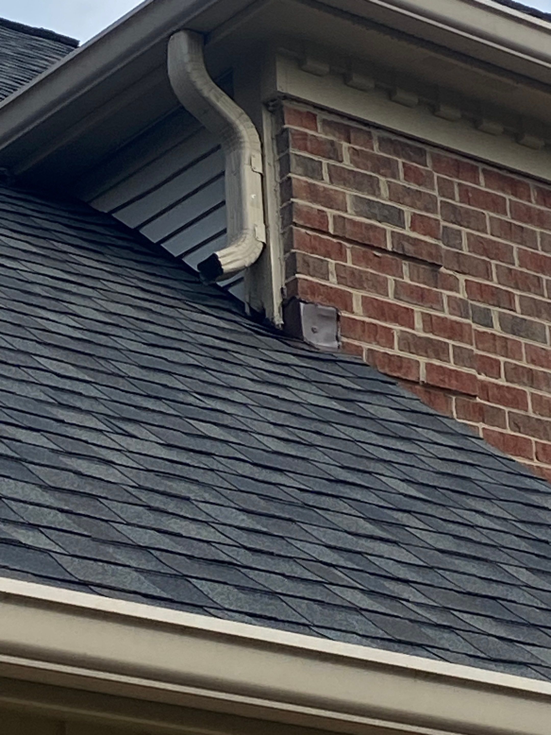 Herndon: CertainTeed Landmark Pro Designer Shingles in Max Def Driftwood by RM Banning, Inc.