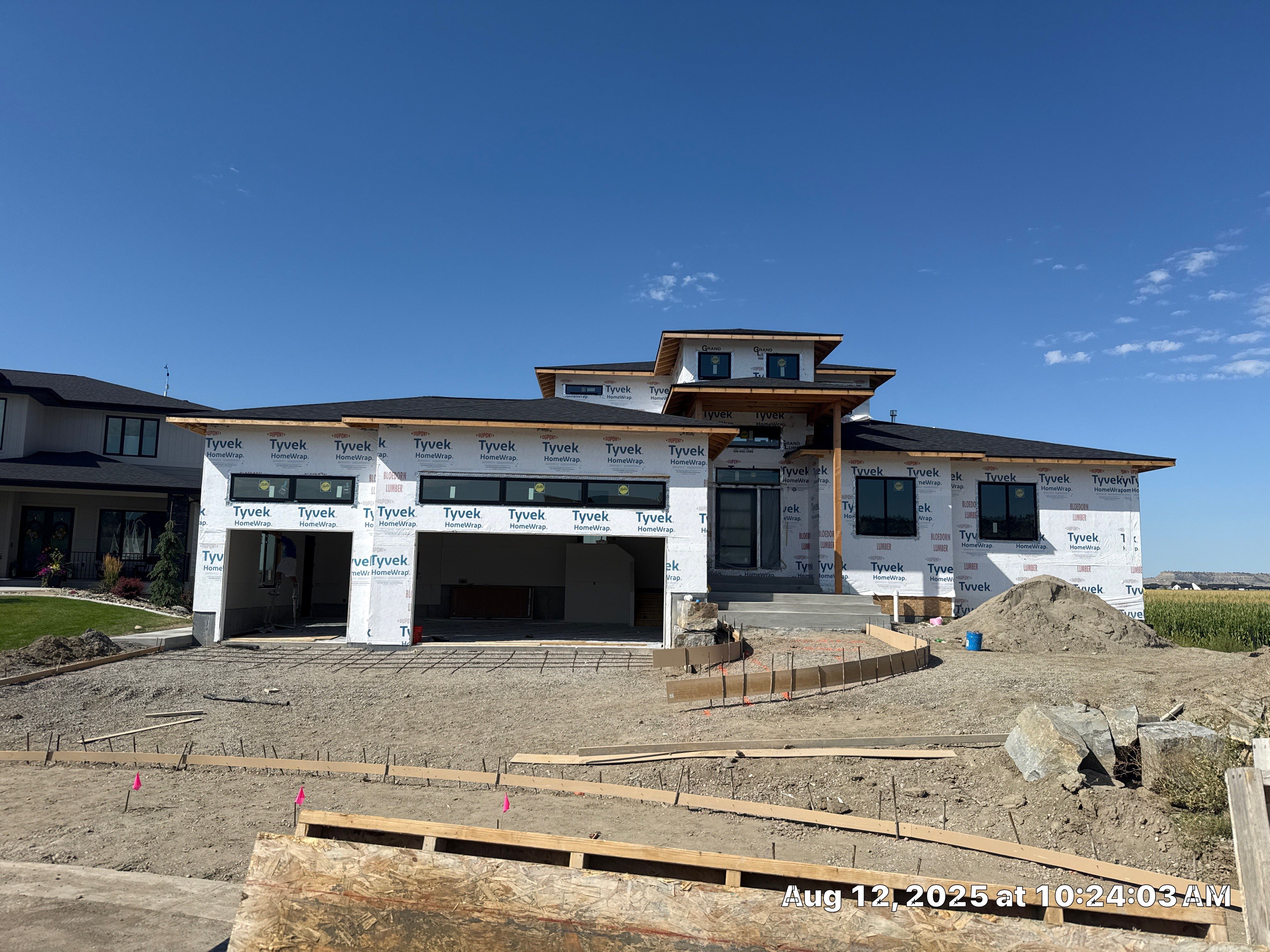 New Construction LP Smartside by Plankwalker Siding & Roofing