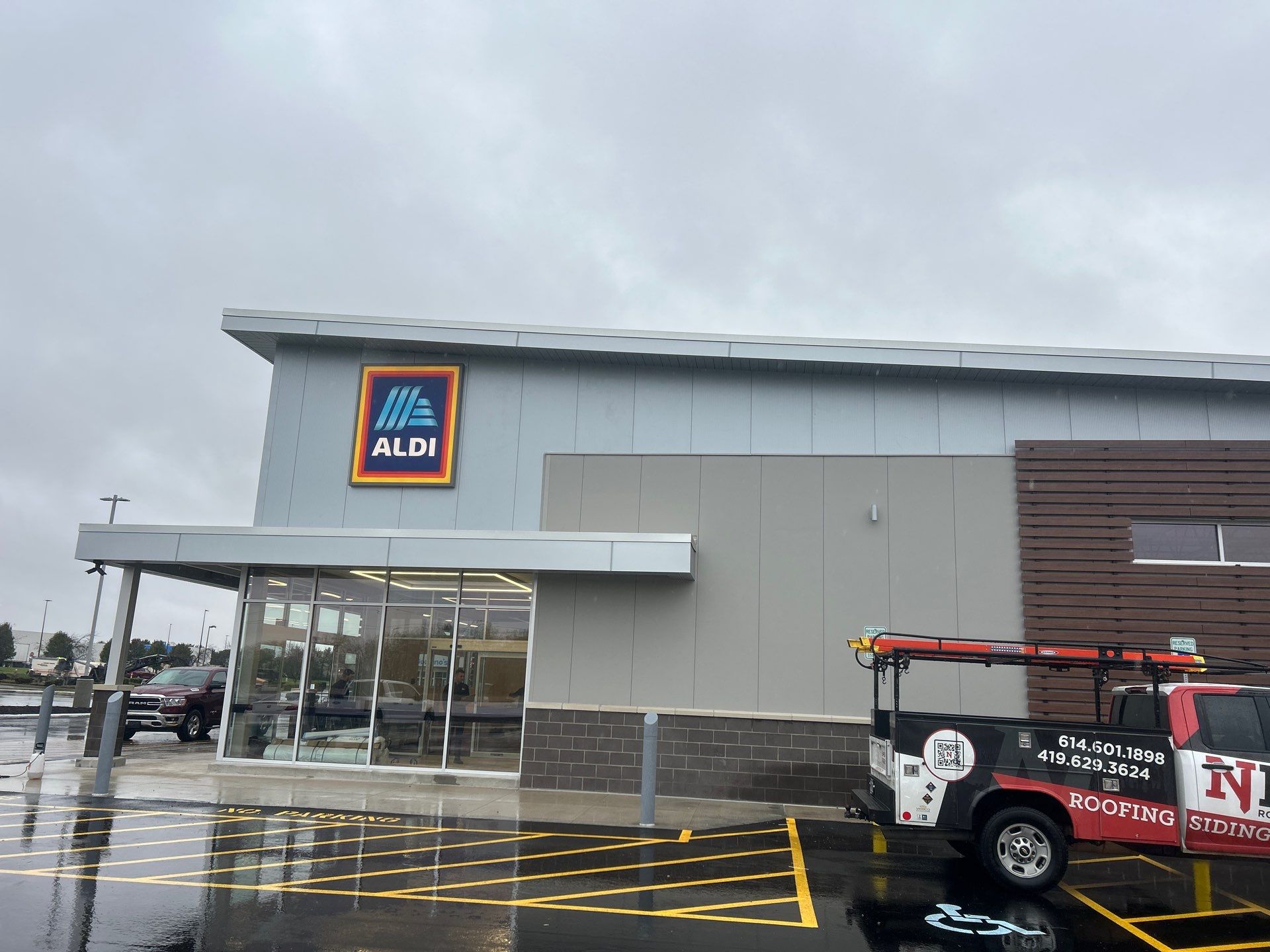 Aldi London - New Construction  by Nitro Roofing and Construction