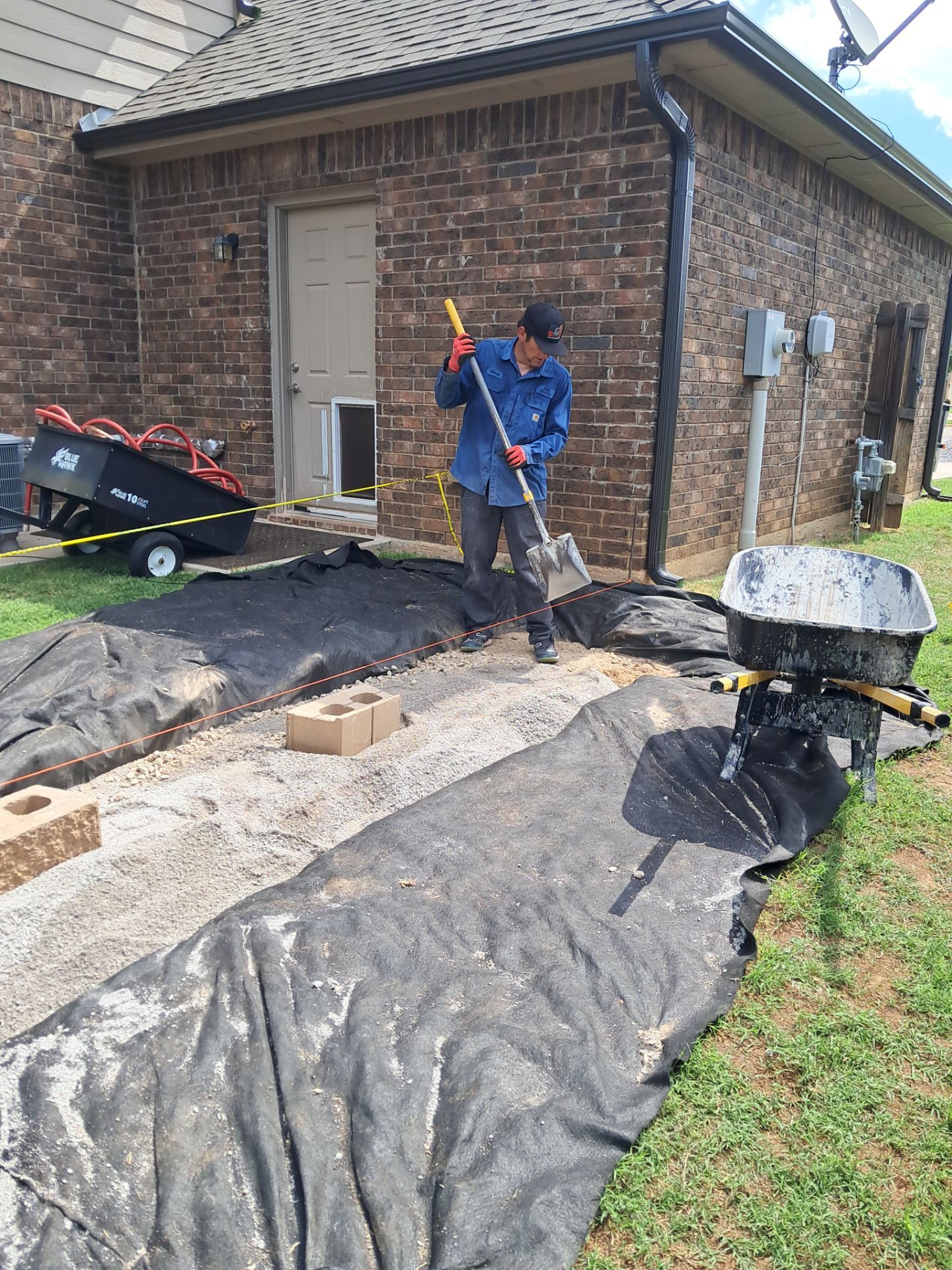 Custom Segmental Block Retaining Wall and Sod Installation in Lawton by Clays Services Inc