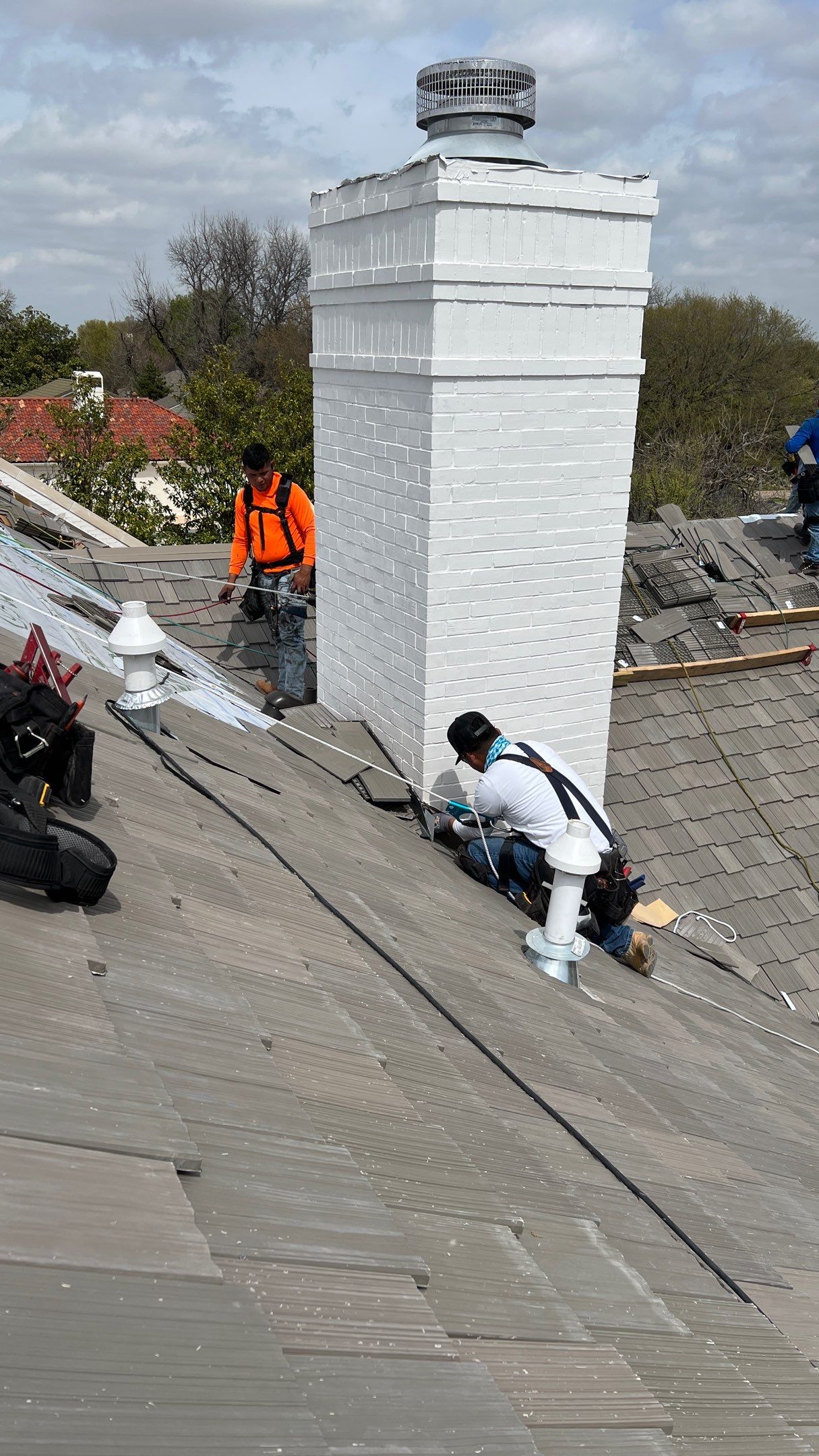 Residential Roofing Installation using DaVinci Multi Width Shake by Harvey Roofing & Construction