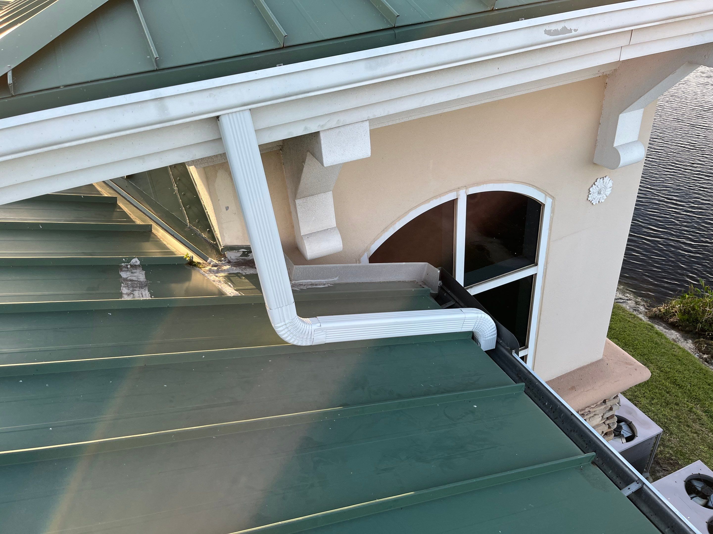 Soffit and Fascia Repair in Sarasota FL by Gutter Professors