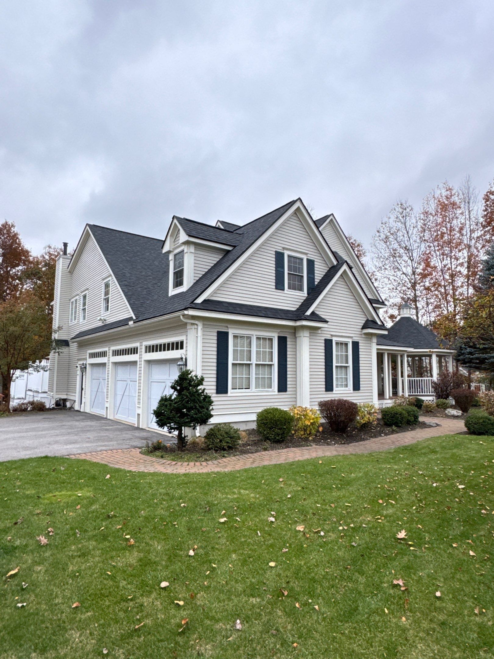 Hollis, NH Roof Replacement – Sleek New Look with Onyx Black Owens Corning Duration Shingles by Compass exteriors