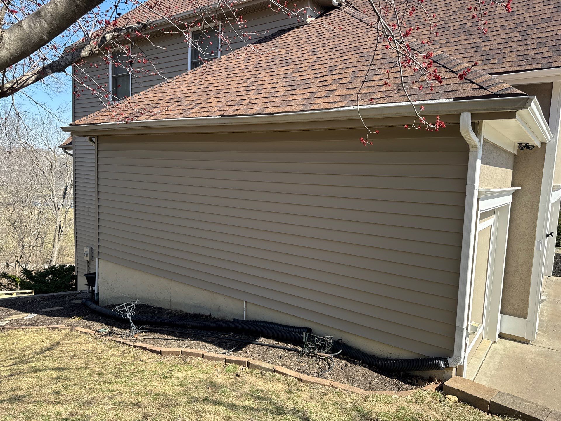 Siding Installation using Clay Market Square by EEC Windows, Siding & Roofing