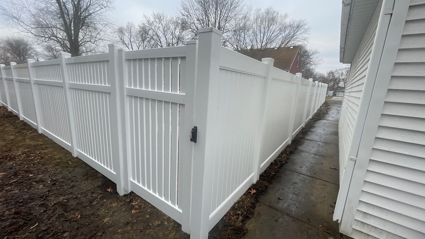 Vinyl Fence Replacement/Installation by Kraz Construction