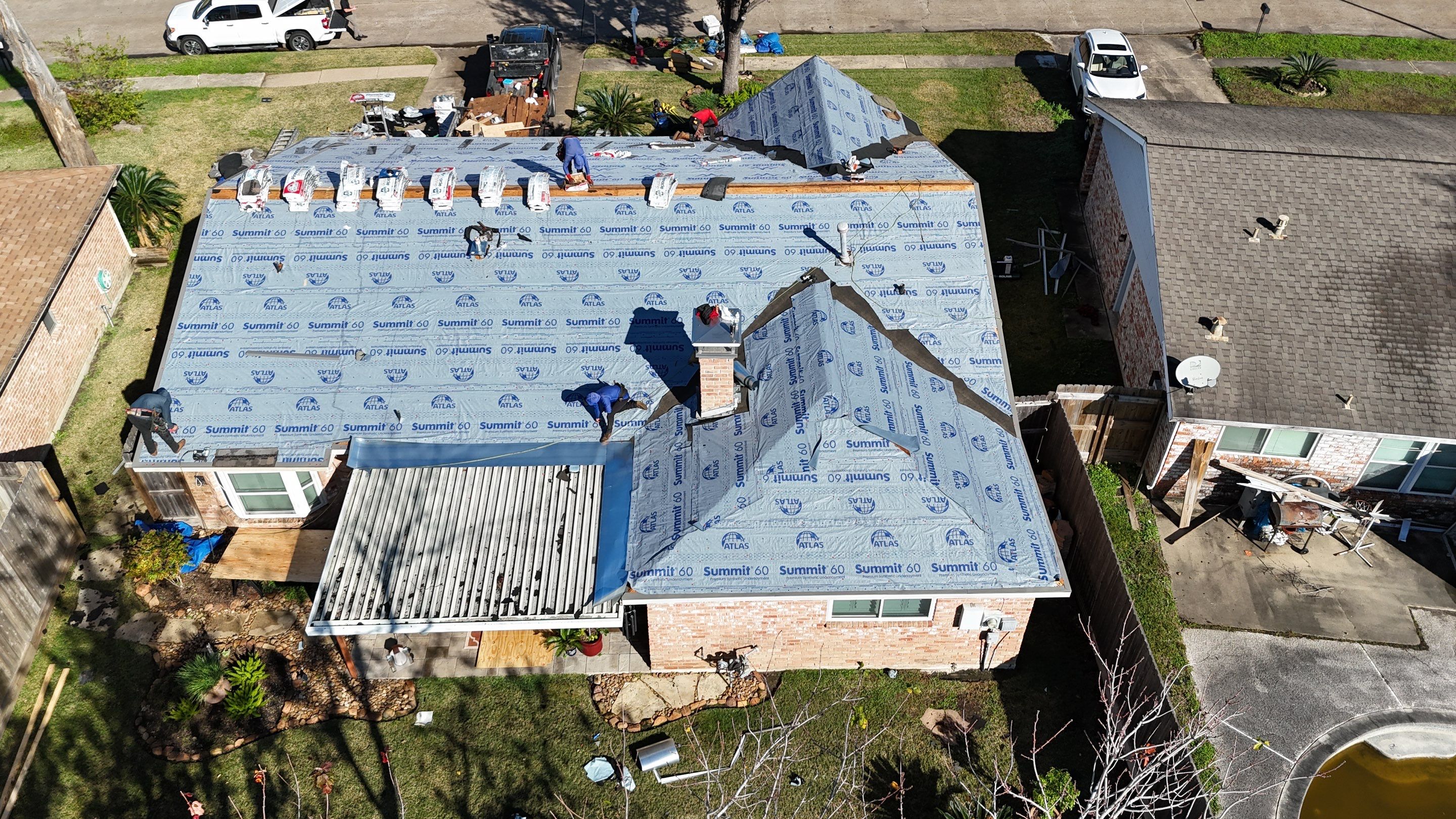 North Shore Roof Installation using Atlas Pinnacle Pristine by Modern BYLT Roofing & Construction