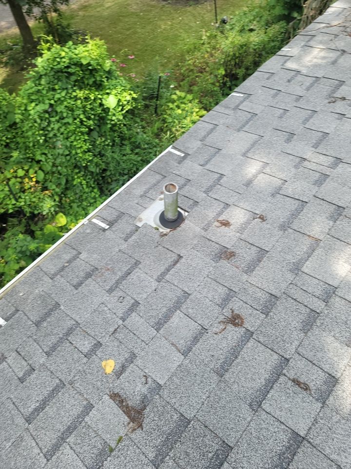 ATLAS PINNACLE COLOR: MAJESTIC SHAKE DRIP EDGE: WHITE by Eagle Eye Roofing