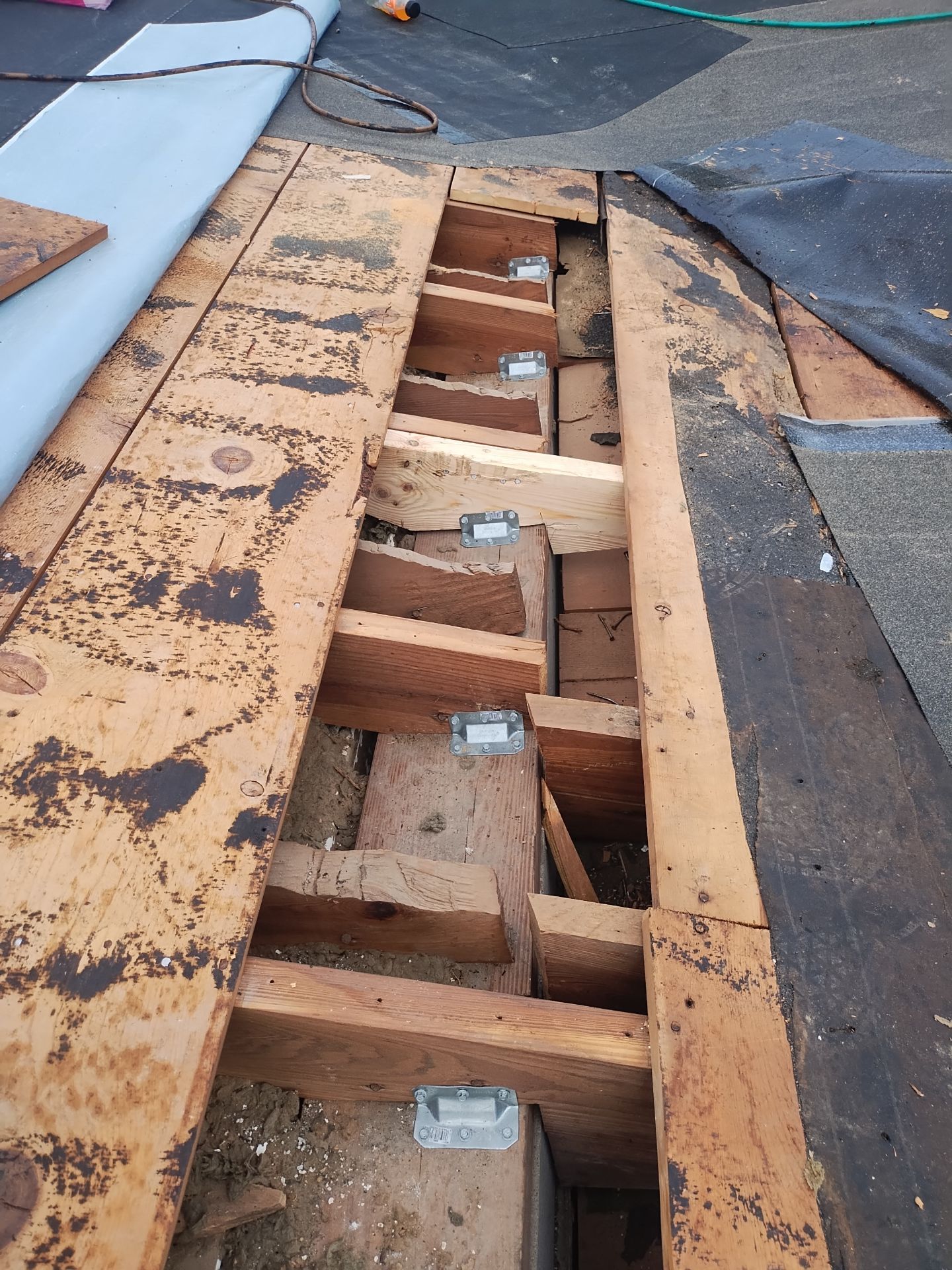 Project in St. Petersburg 33712 by Mitchell Roofing Company LLC 