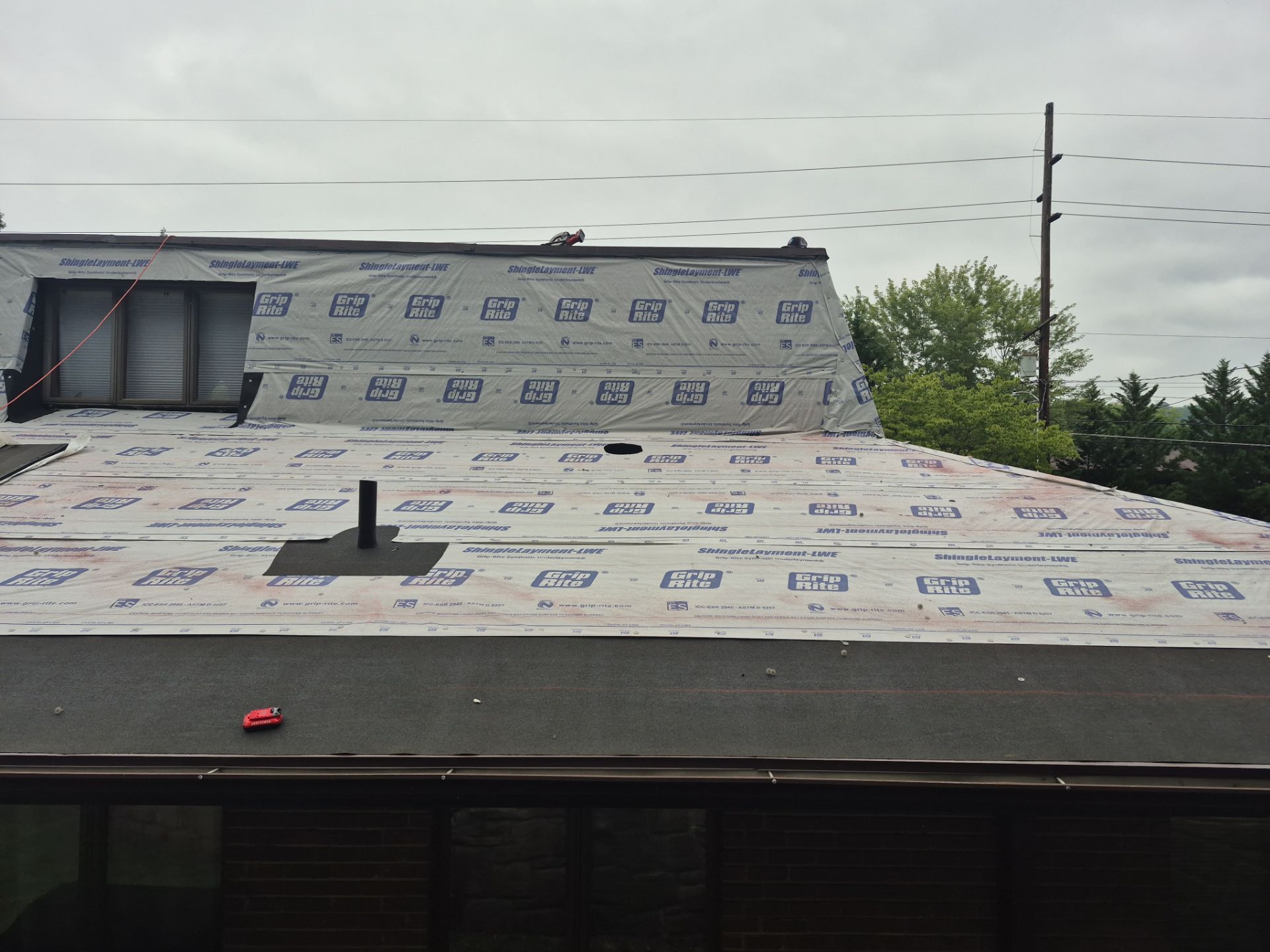 Unique Single Roof Replacement in Charleston WV – IKO Dynasty High-Performance Shingles by Mr. Roofer
