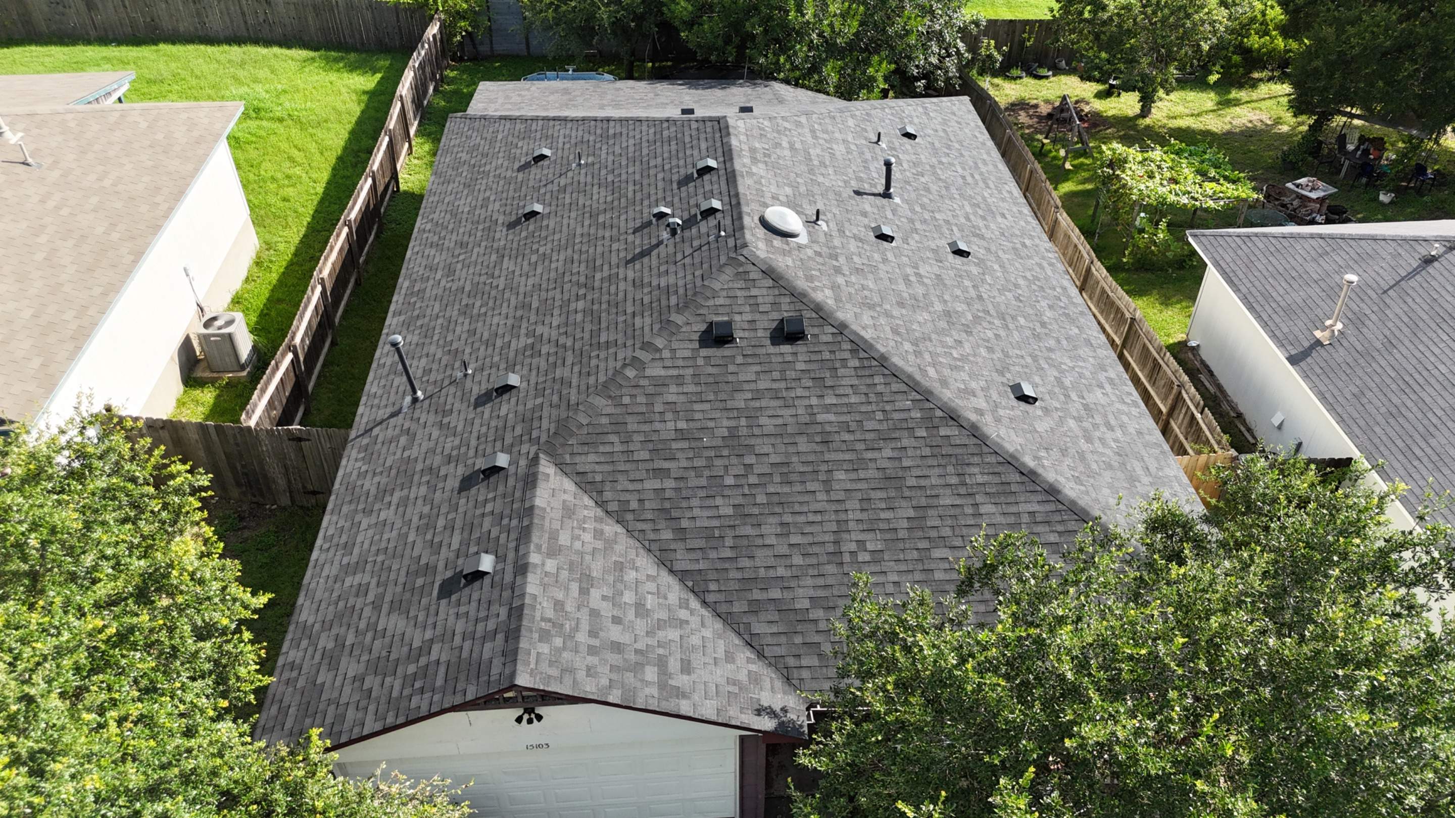 Brilliant Black - Malarkey Highlander by RoofsOnly.com