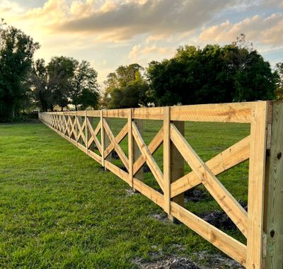 Wood Fence Installation using 4FT Cross Buck 