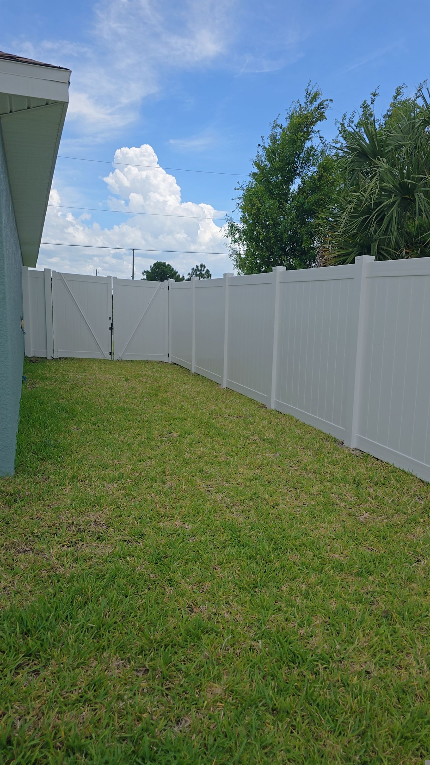 Vinyl Fence Install in Port Charlotte by True Fence LLC