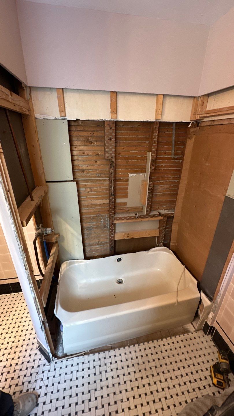 Tub Replacement in Albany, NY by Yankee Home Improvement
