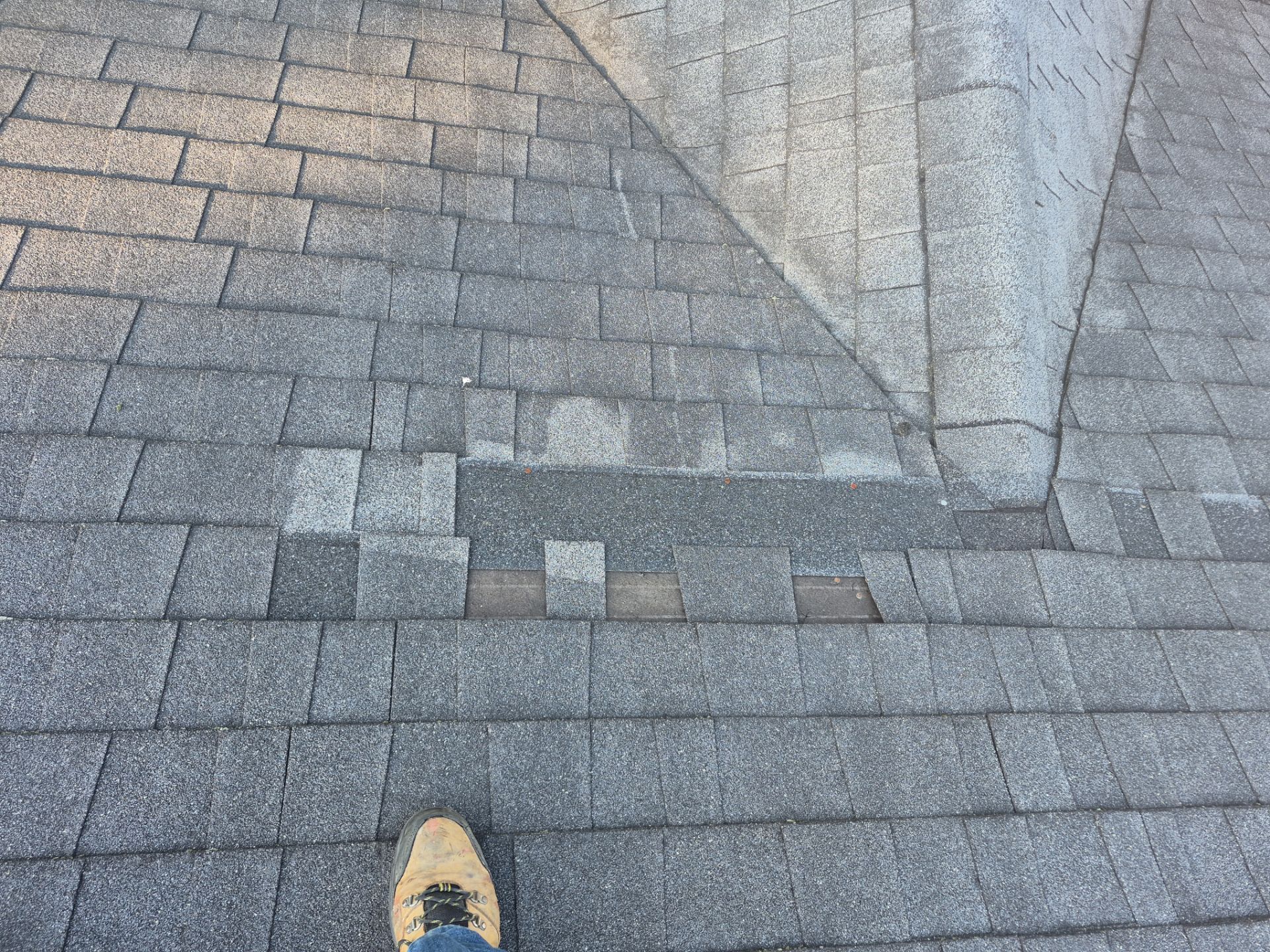 Charleston WV IKO Dynasty Roof Replacement – Premium Asphalt Shingles & Expert Installation by Mr. Roofer