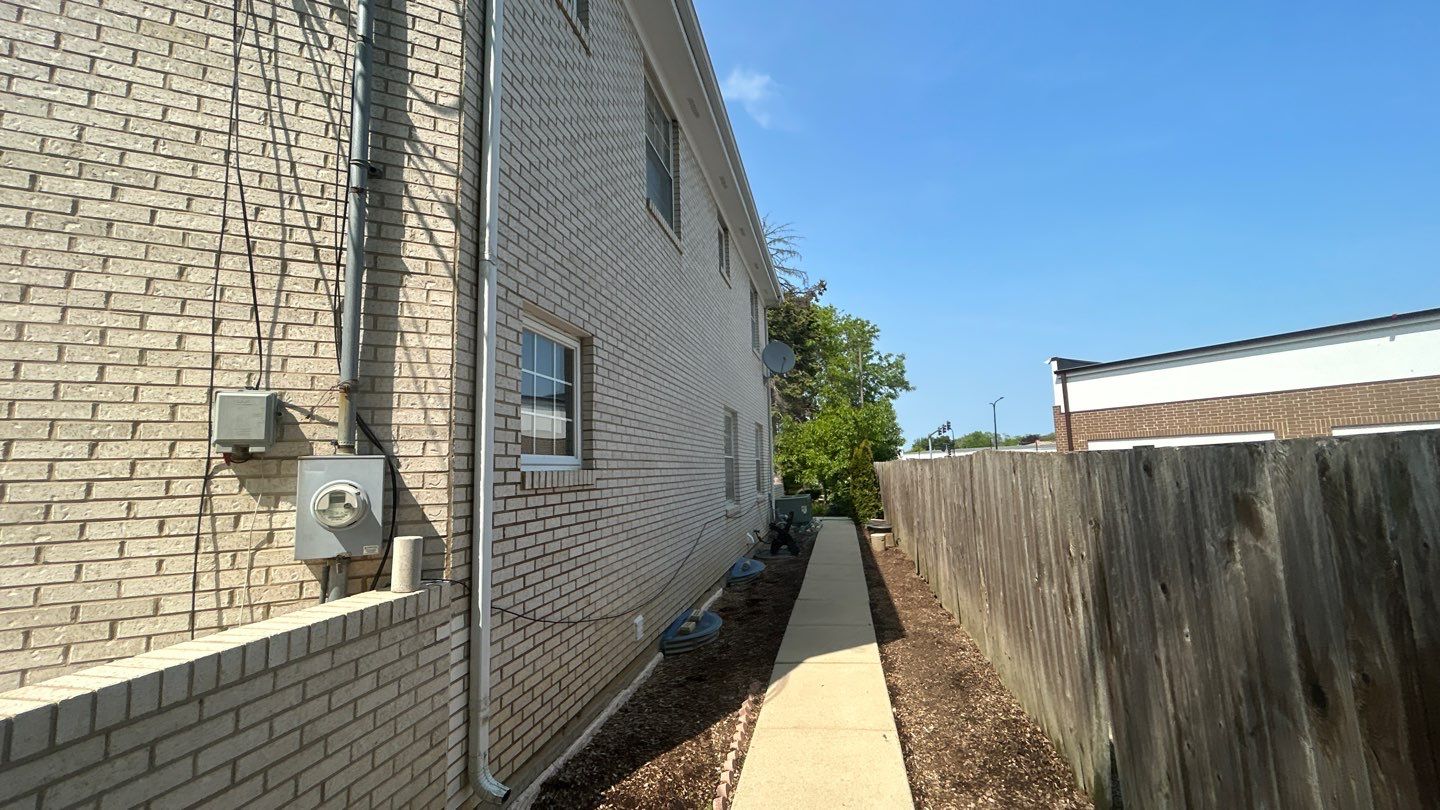 Lincolnwood, IL house washing, and patios by Northern Power Washing LLC.
