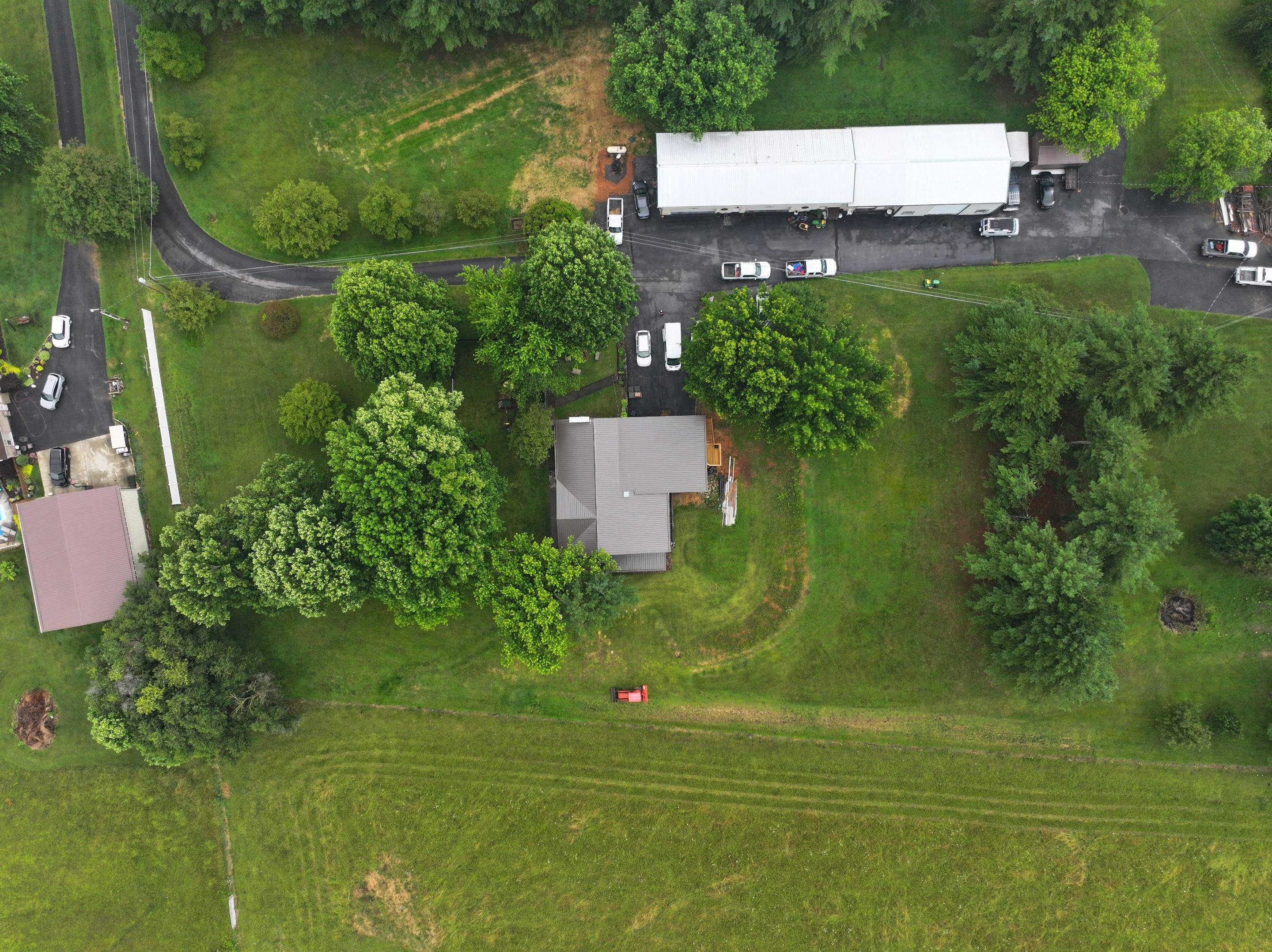 Miller Residence by Omnia Roofing