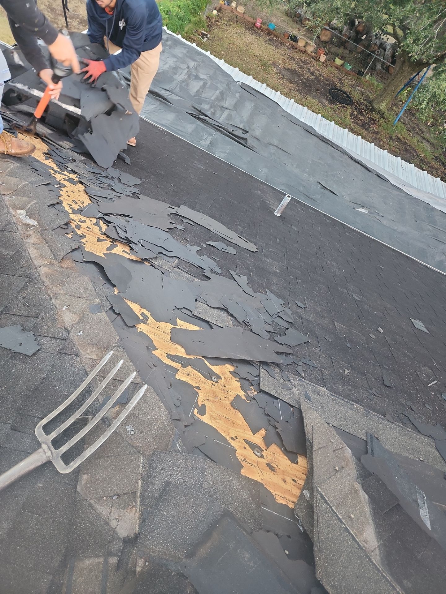 Residential Roofing Installation using Owen's Corning Duration (Lifetime) Shingles by Roof Repair Company