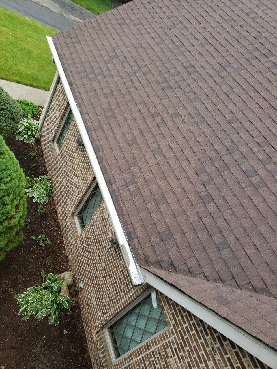Brand: Atlas Pinnacle Color: Pristine Scotchgard Hickory Drip: Musket Brown by Eagle Eye Roofing