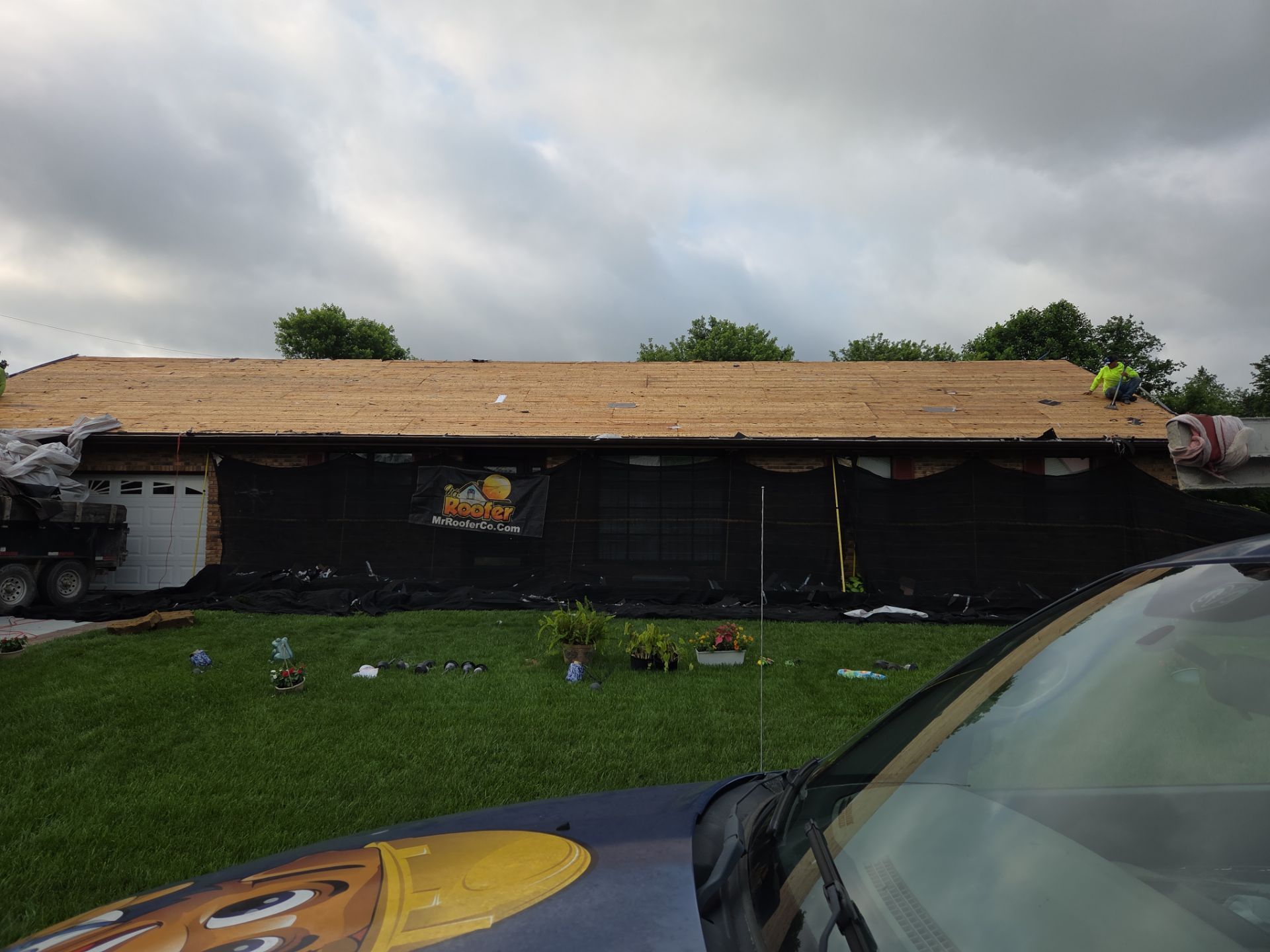 Project Spotlight: Stunning IKO Shadow Brown Roof in Hurricane, WV by Mr. Roofer