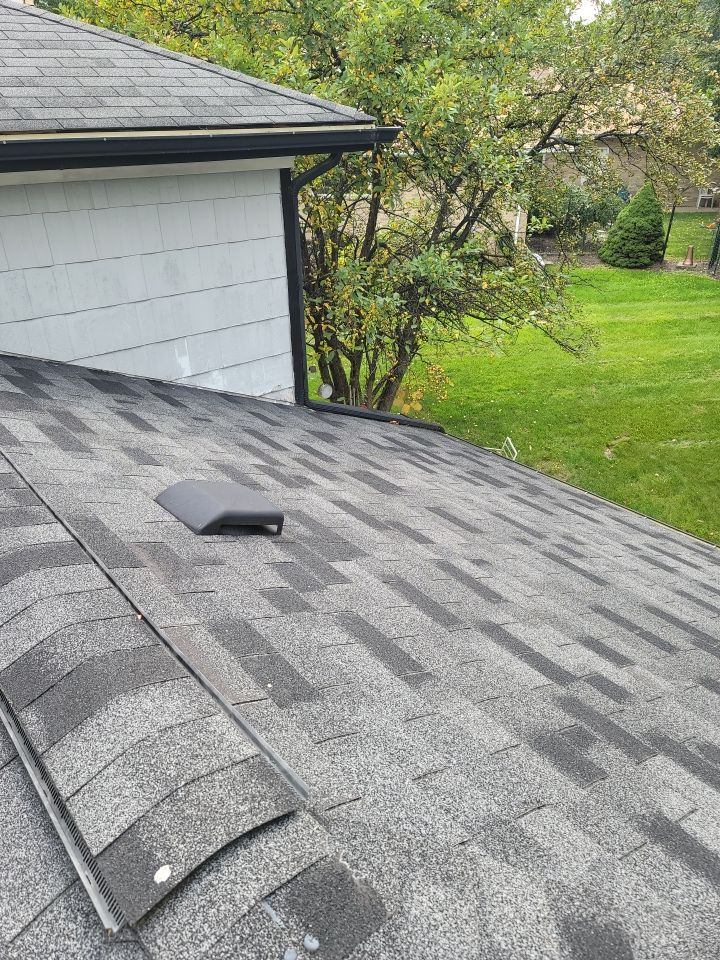 ATLAS PINNACLE COLOR: SCOTCHGARD BLACK SHADOW DRIP EDGE: WHITE by Eagle Eye Roofing