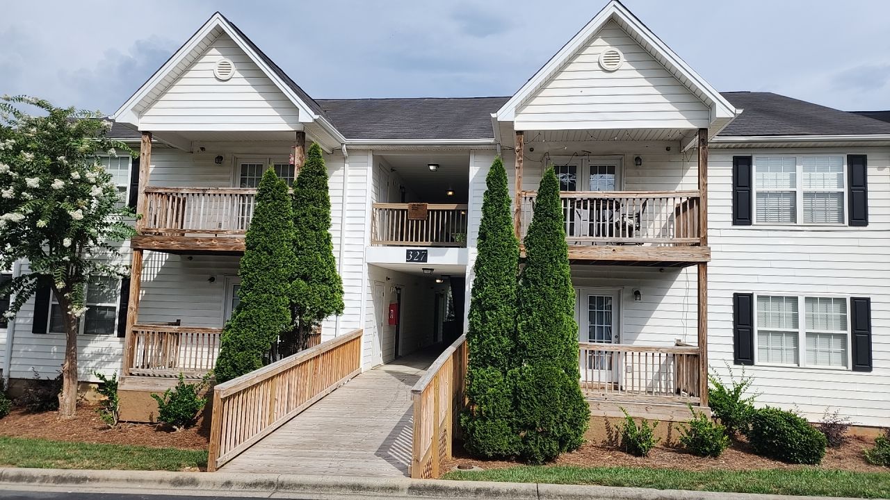 Appartment cleaning by Power Wash Masters LLC
