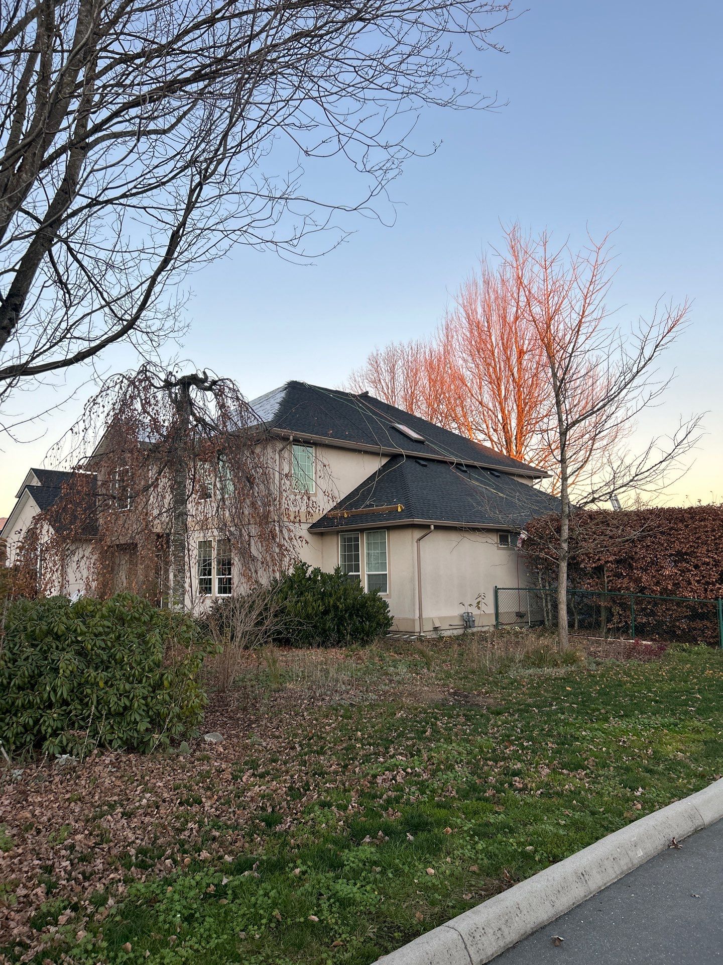 Residential Re-Roof using GAF timberline HDZ Charcoal by Top Notch Roofing Inc