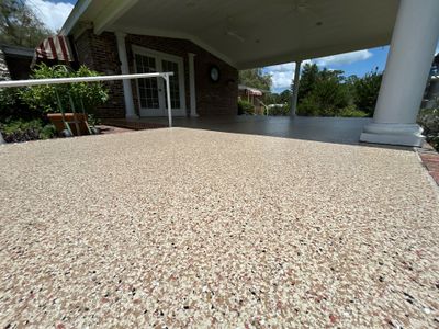 Let the SUNSHINE in on your newest home upgrade: your floors! 🤩☀️ 