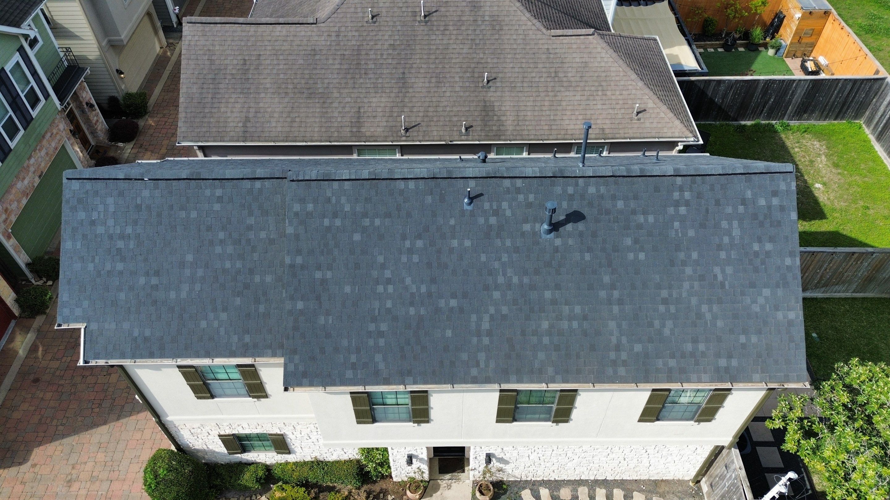 Houston Roof Installation using Atlas Pinnacle Pristine by Modern BYLT Roofing & Construction