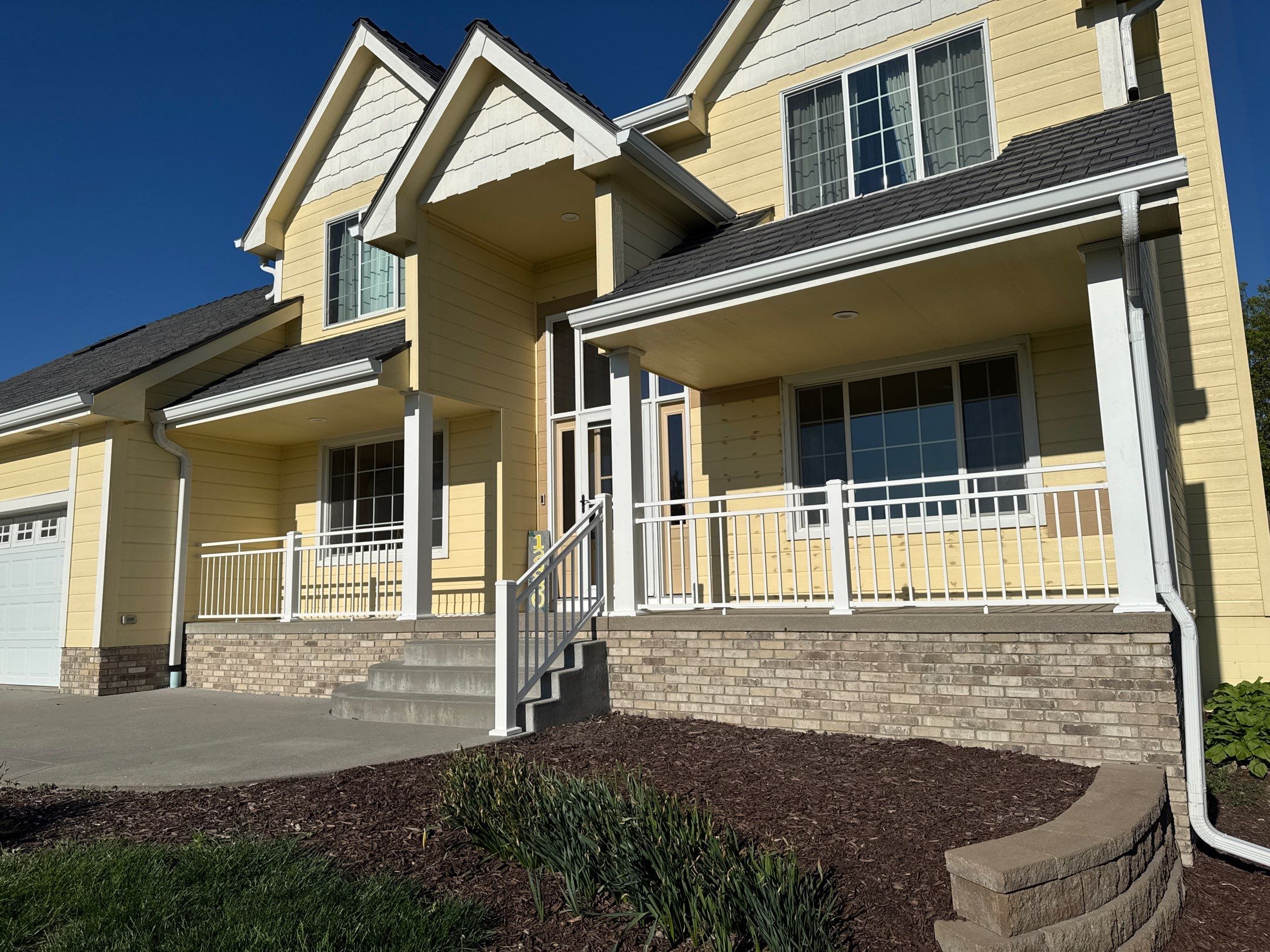 Aluminum front railings by EAGLE EYE ENTERPRISES