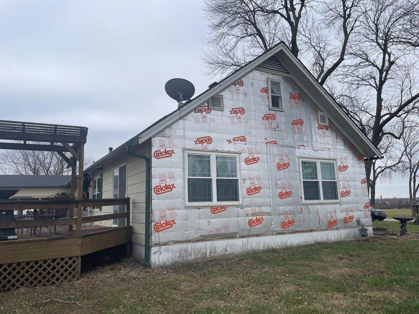Siding Installation using Craneboard D7 by EEC Windows, Siding & Roofing