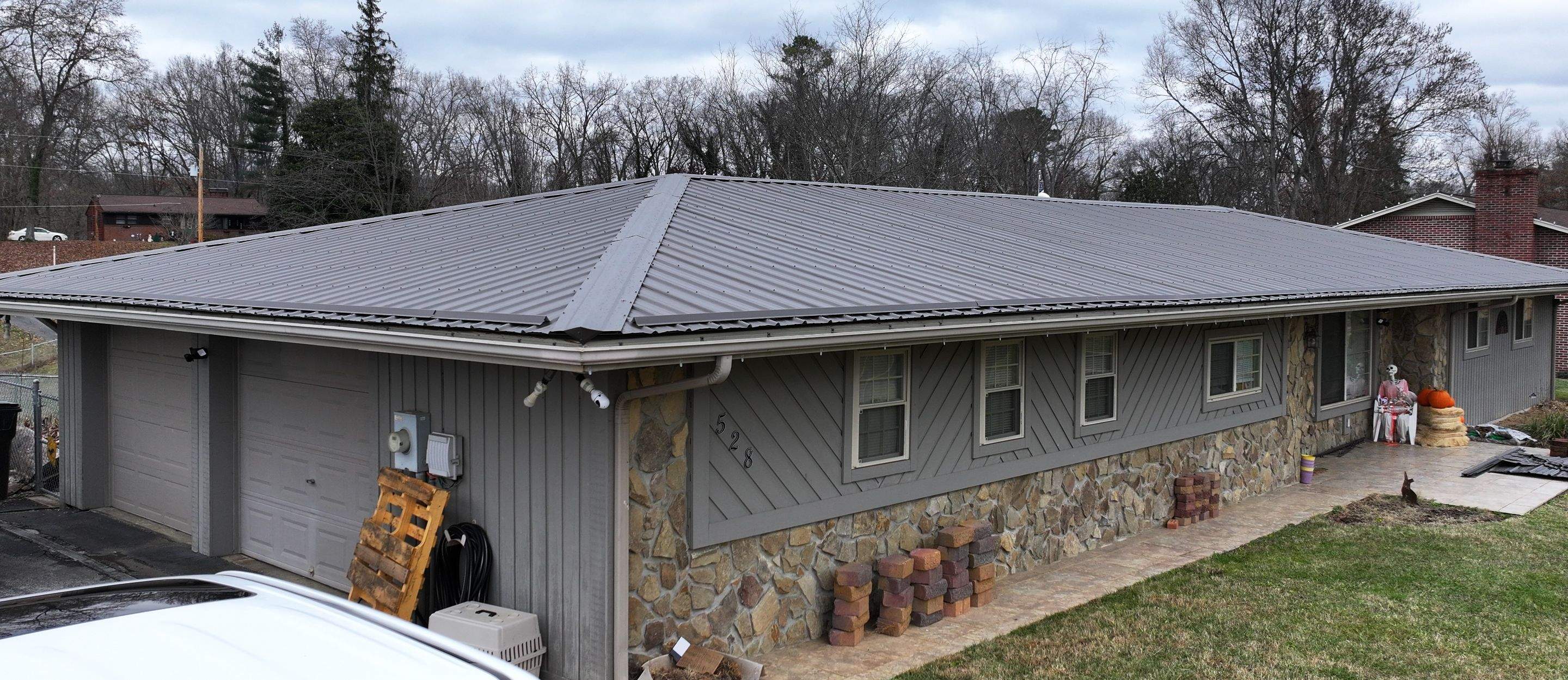 Donnely Residence by Omnia Roofing