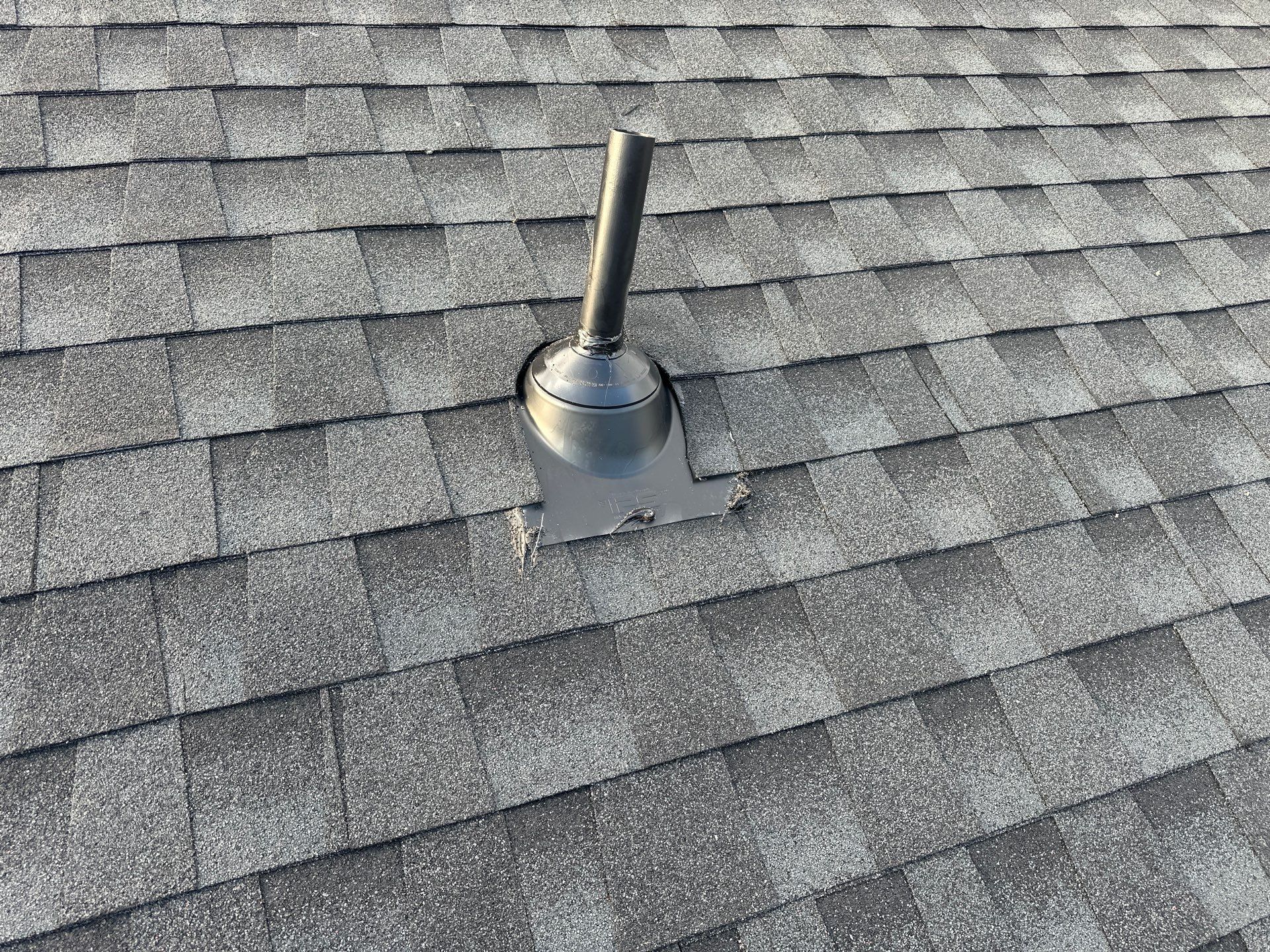 GAF HDZ CHARCOAL W/ PREMIUM RIDGE Z by Motion Roofing