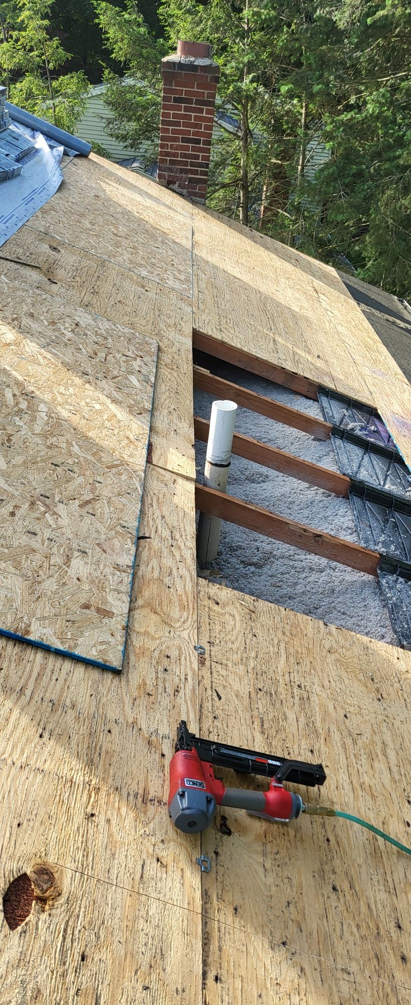 Brand: Atlas Pinnacle Color: Pristine Scotchgarde Pewter Drip: White by Eagle Eye Roofing