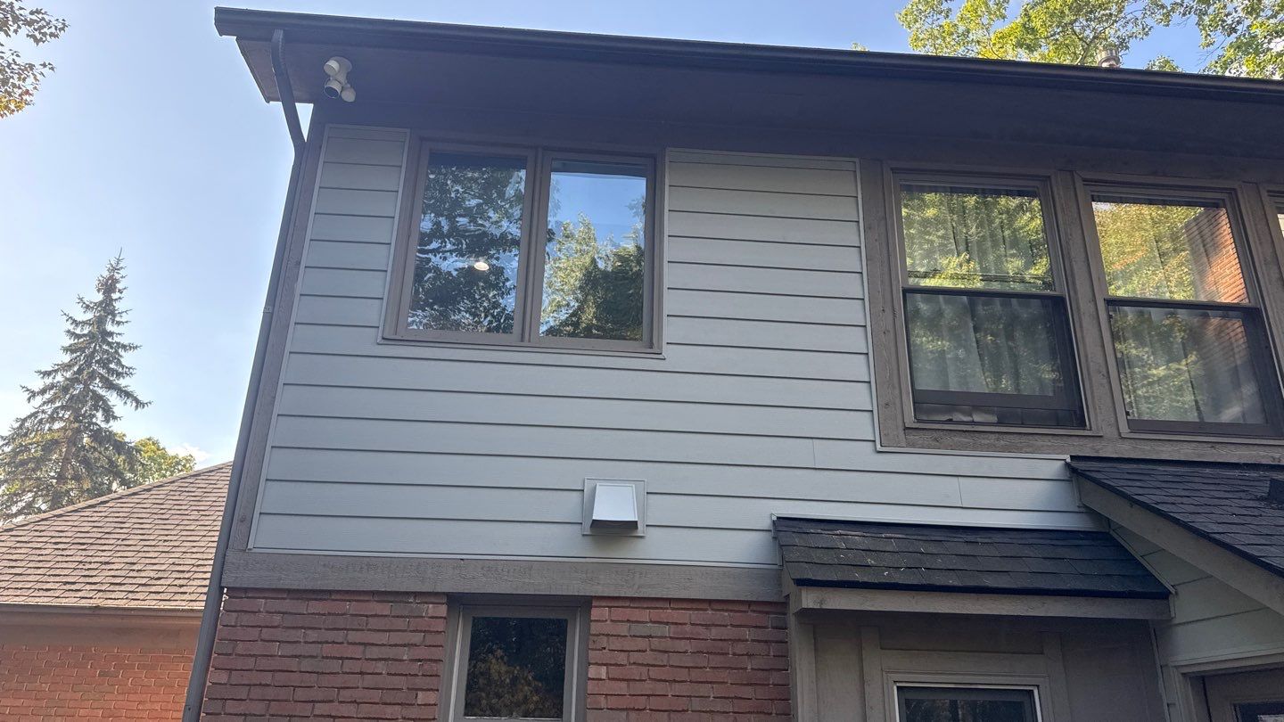 Siding Replacement using Alside S7 Cedar Mill Grain Cape Cod Grey by 180 Contractors