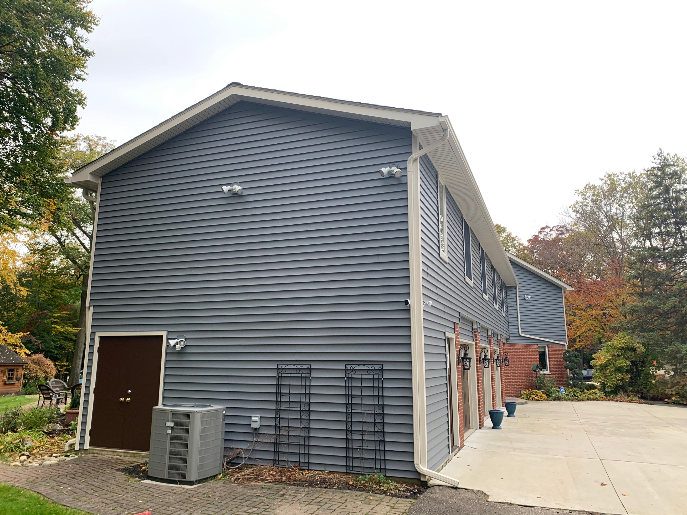 Vinyl Siding Replacement - Private Residence  by Bloomfield Construction & Restoration