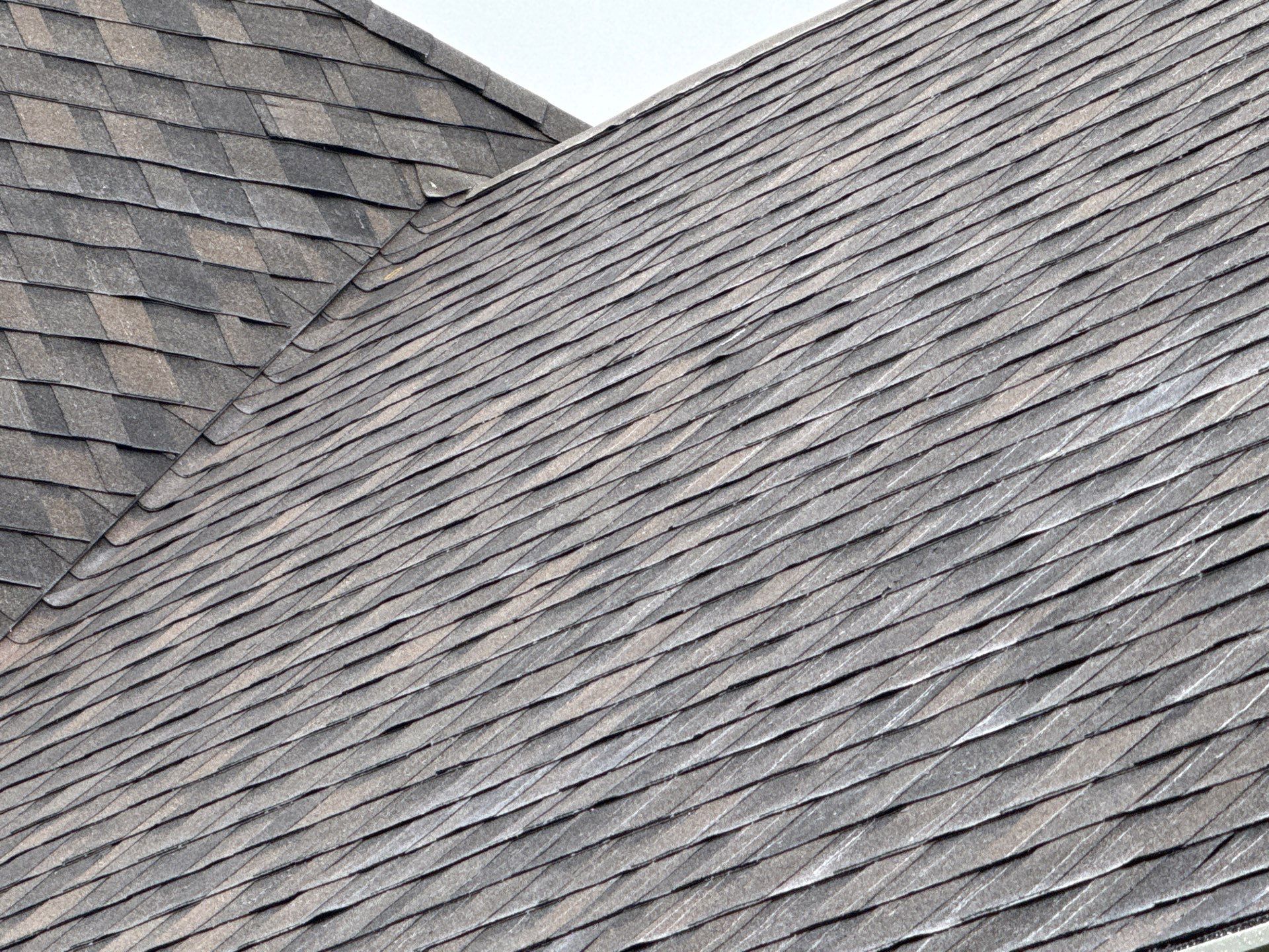 Complete Kansas City Exterior Remodel With IKO Roofing and Craneboard Siding by EEC Windows, Siding & Roofing