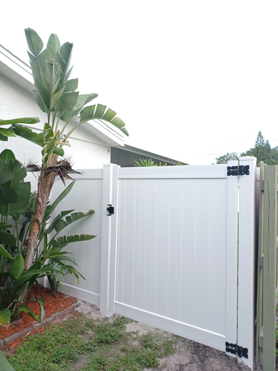 Sarasota, FL 6ft. Tall White Vinyl Privacy Fence by Asap fence and gates, LLC