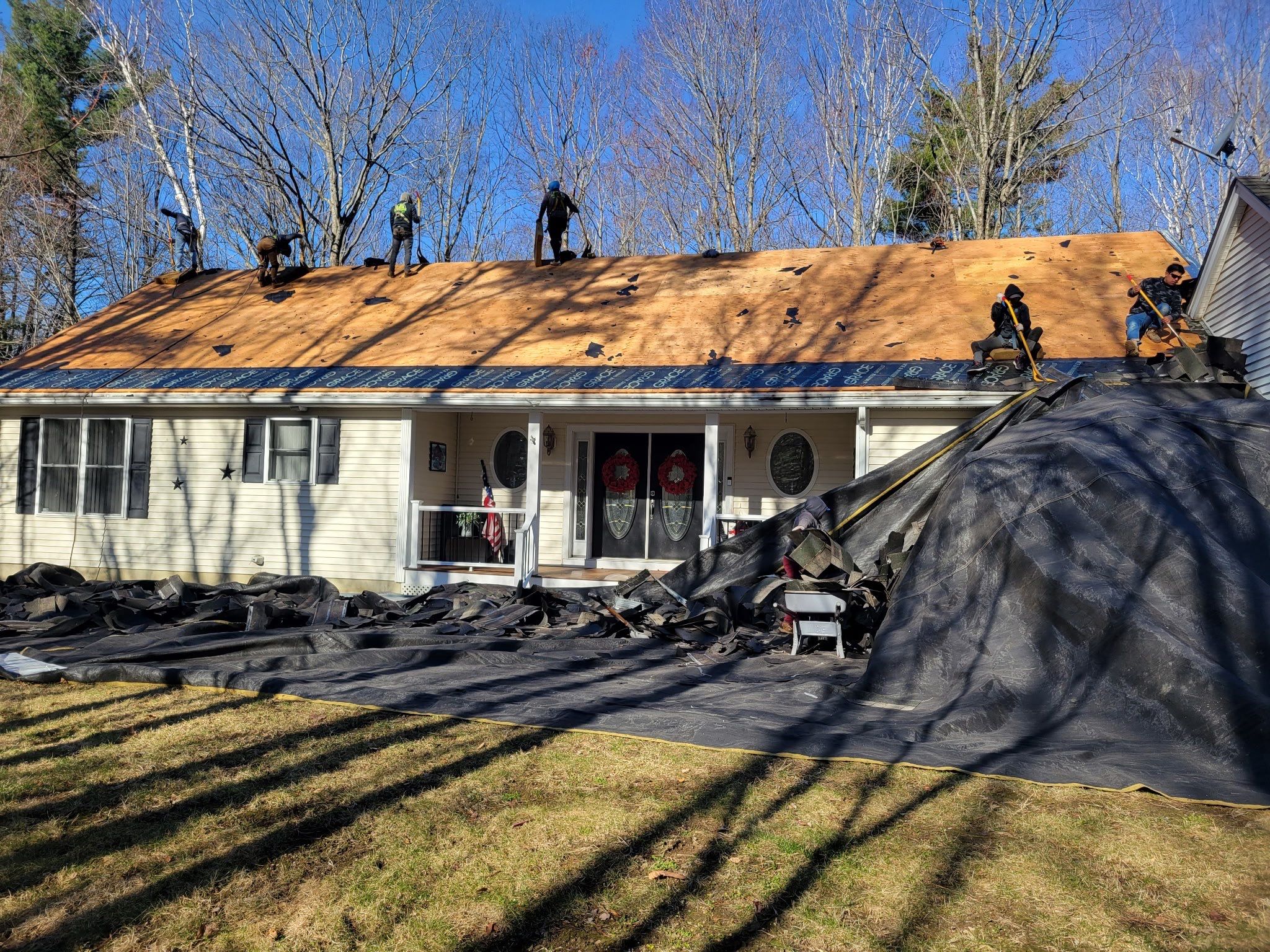 Vinyl Siding and Asphalt Roofing Replacement in Deerfield by Tall pine roofing