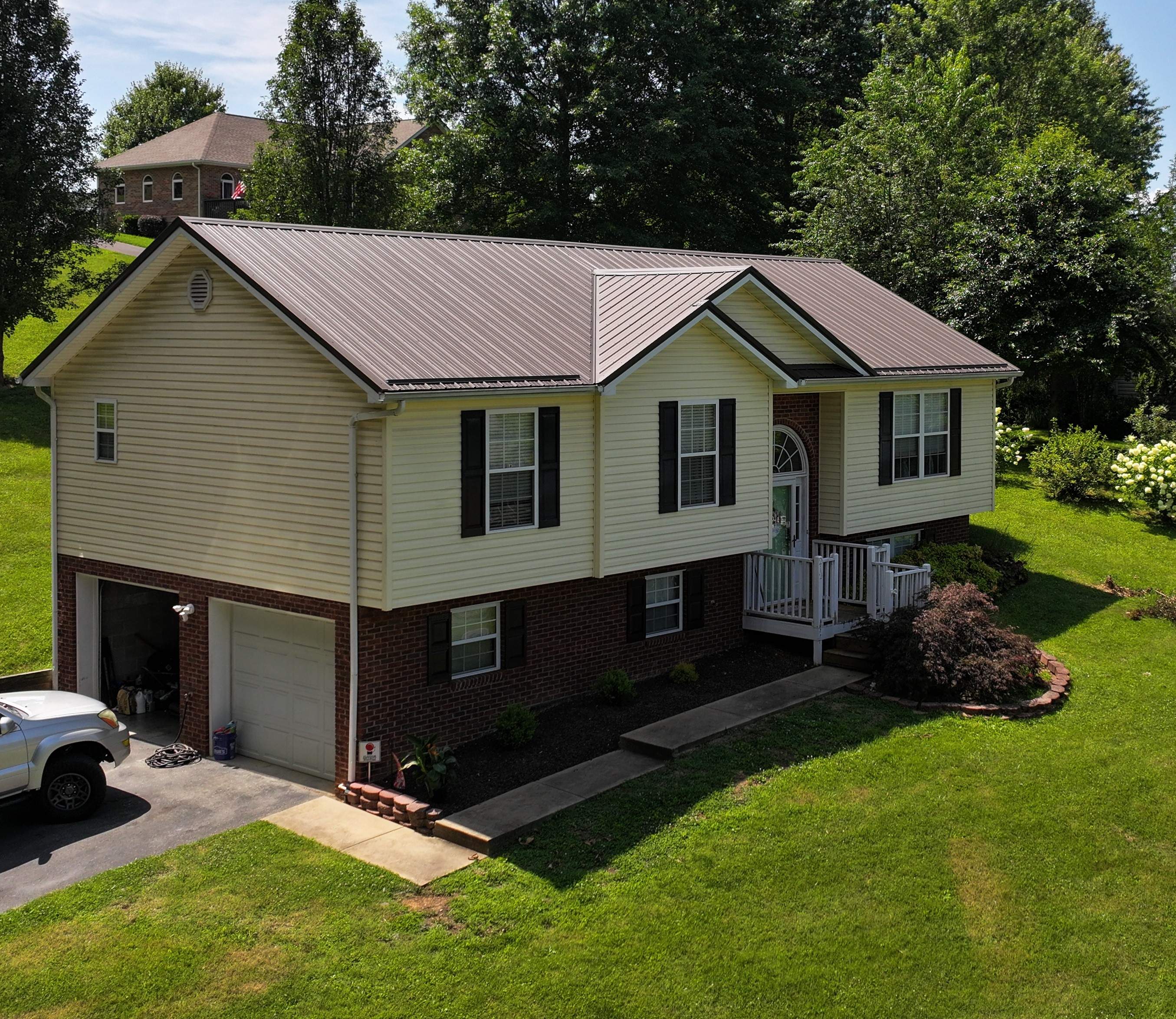 Carrier Residence by Omnia Roofing