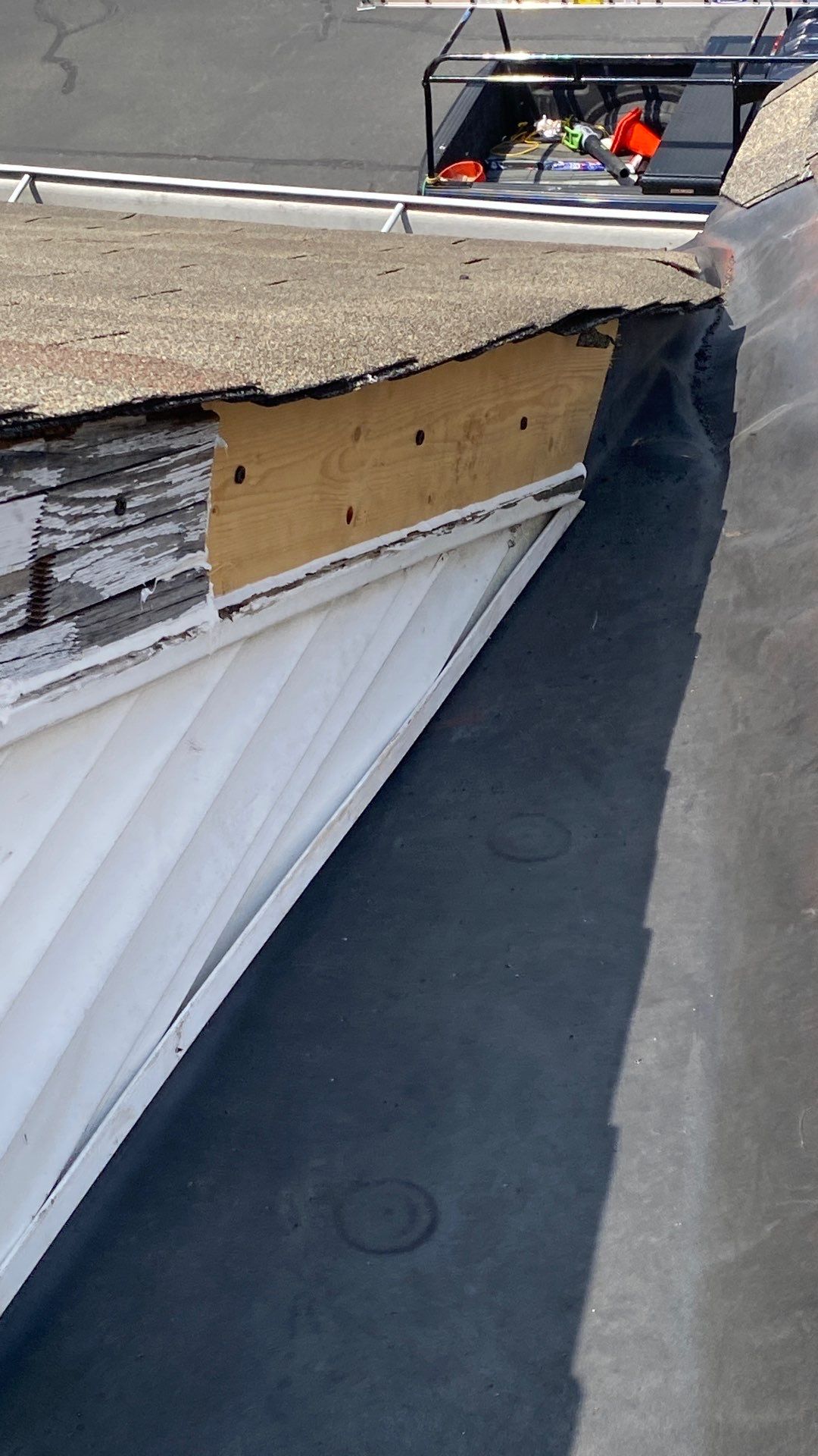 Fairfax: Roof Replacement with CertainTeed Landmark Pro Designer Shingles in Max Def Weathered Wood by RM Banning, Inc.