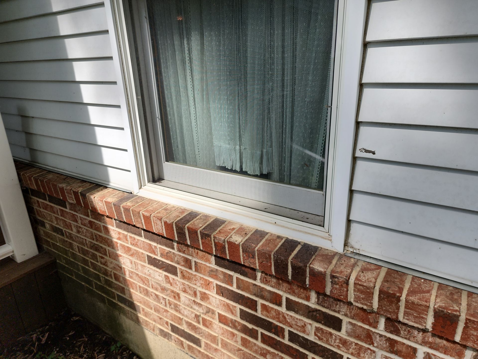 Palatine house wash and concrete power washing by Northern Power Washing LLC.