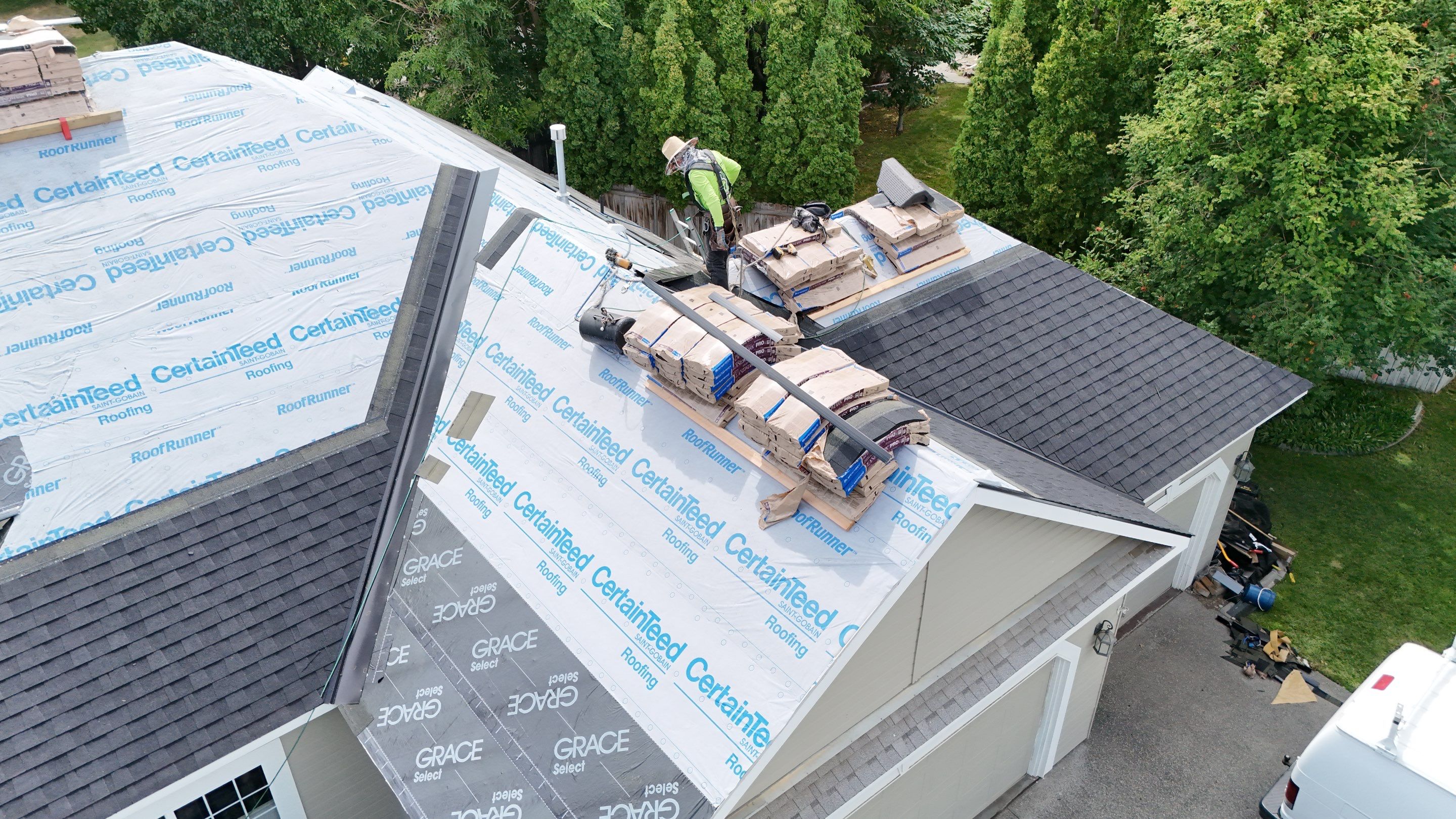 Residential Roof Replacement and Architectural Shingle Installation in Richland by Alpine Roofing
