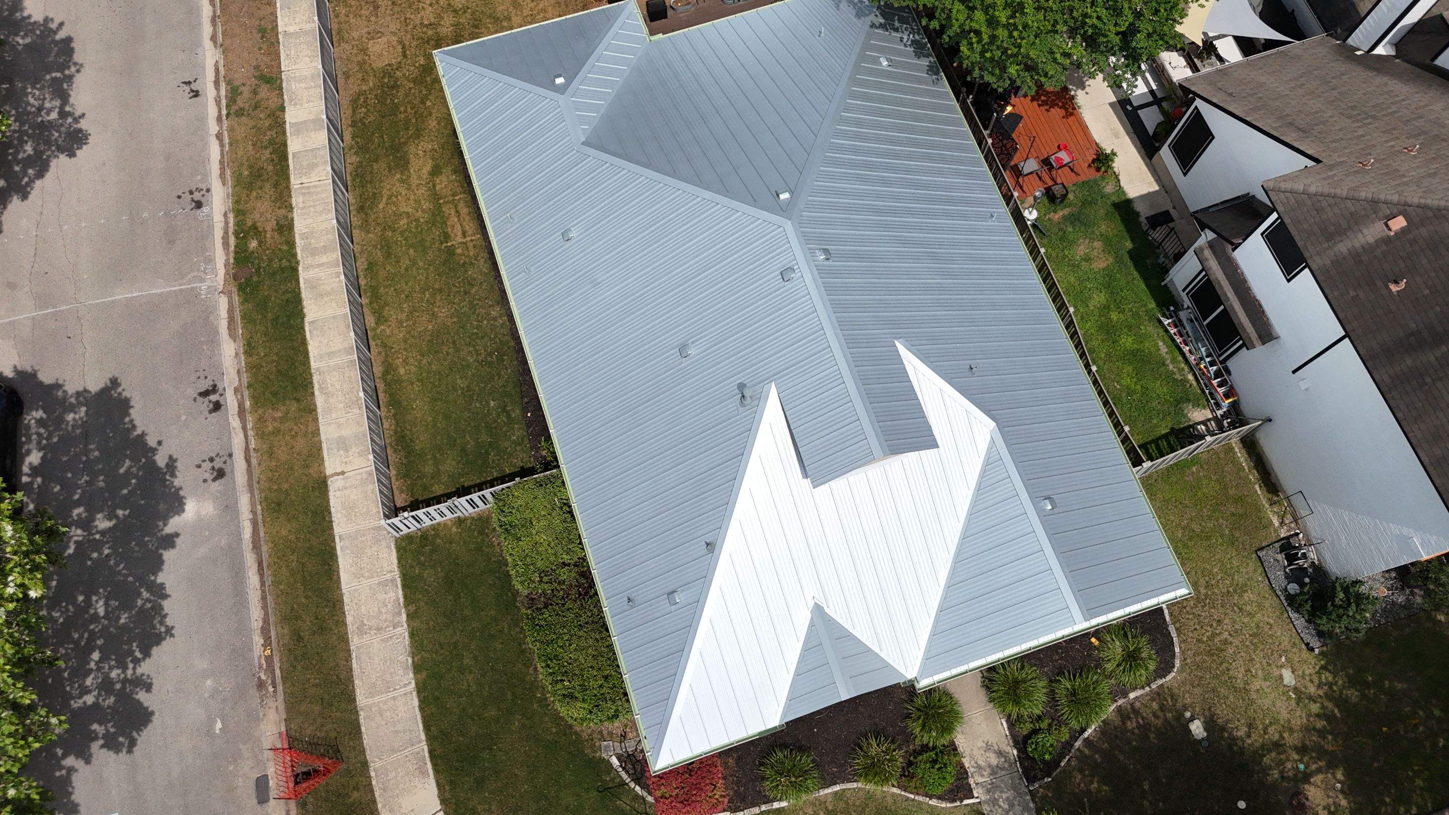 Snaplock Galvalume 24 Gauge Standing Seam - FastenerFF100 by RoofsOnly.com